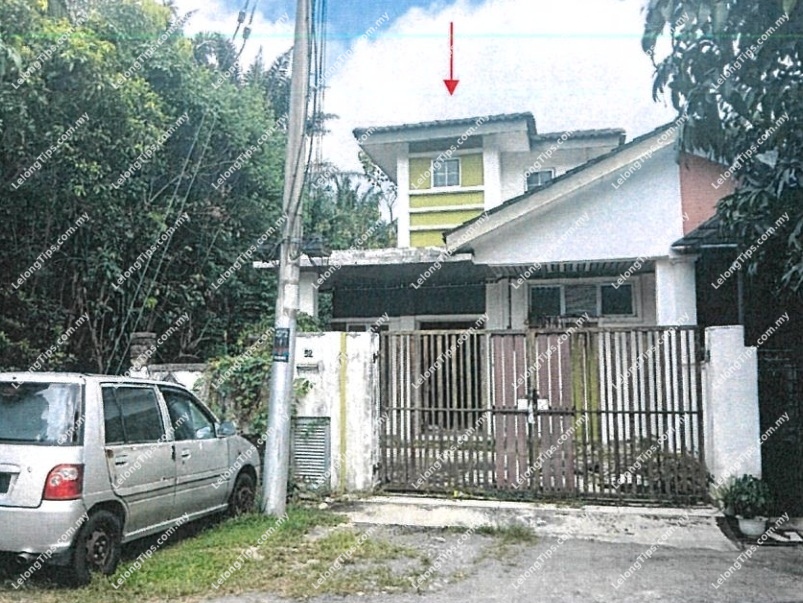 1.5 Storey Terrace House