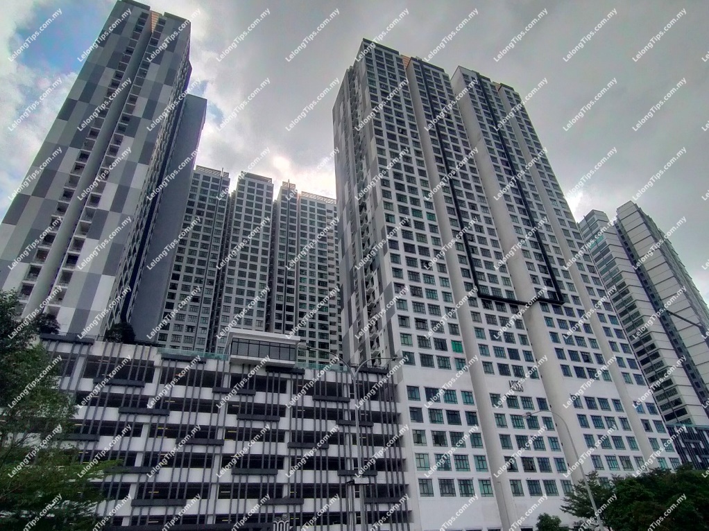[Walking Distance to Eco-Shop Kempas Utama] Service Apartment [5 min to Lotus's Setia Tropika]