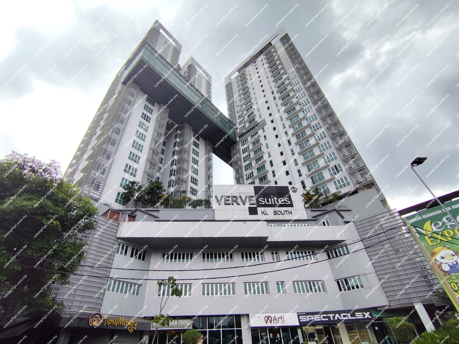 [Opposite Old Klang Road Market] Service Apartment [Walking distance to The Scott Garden]