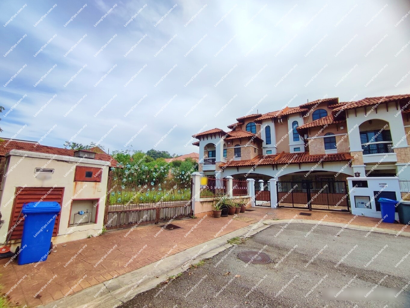 2.5 Storey Semi Detached House