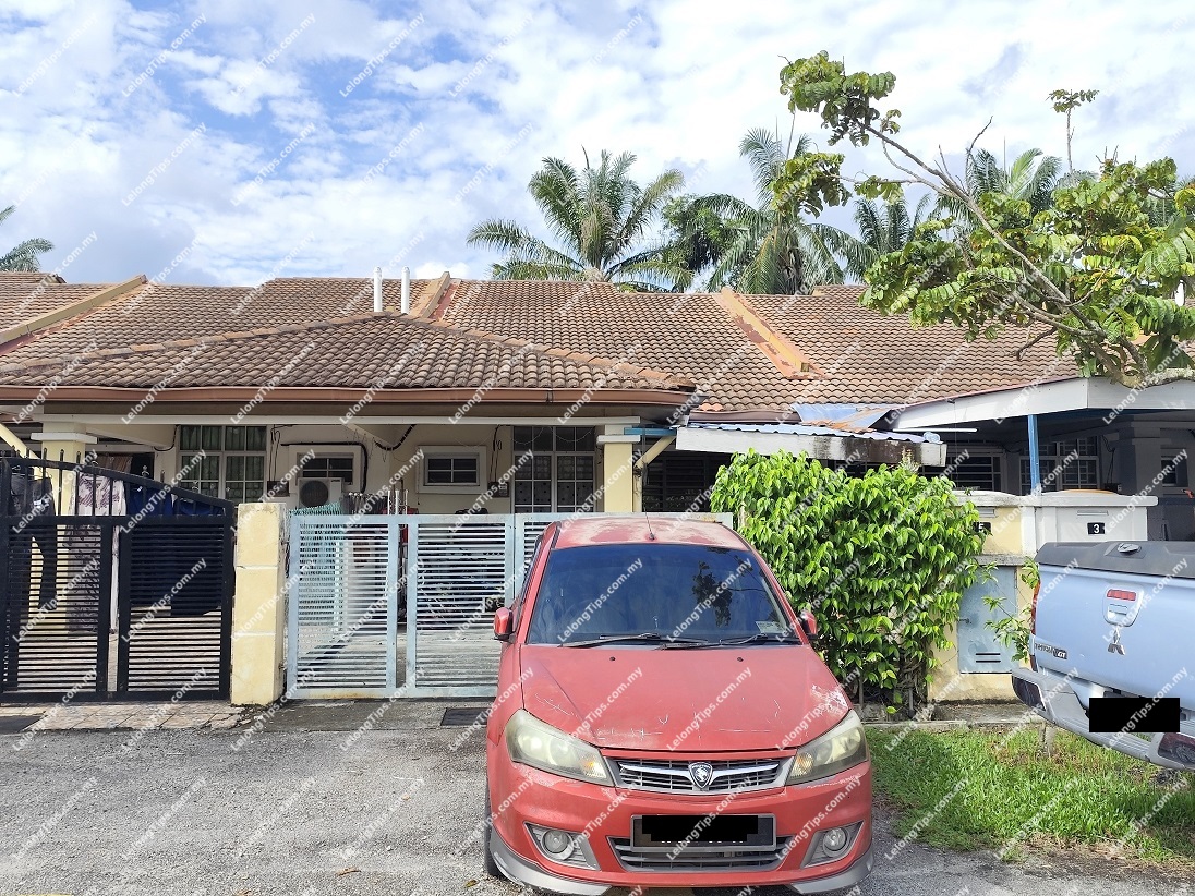 1 Storey Terrace House [ Short drive to Universiti Selangor (UNISEL) Bestari Jaya]