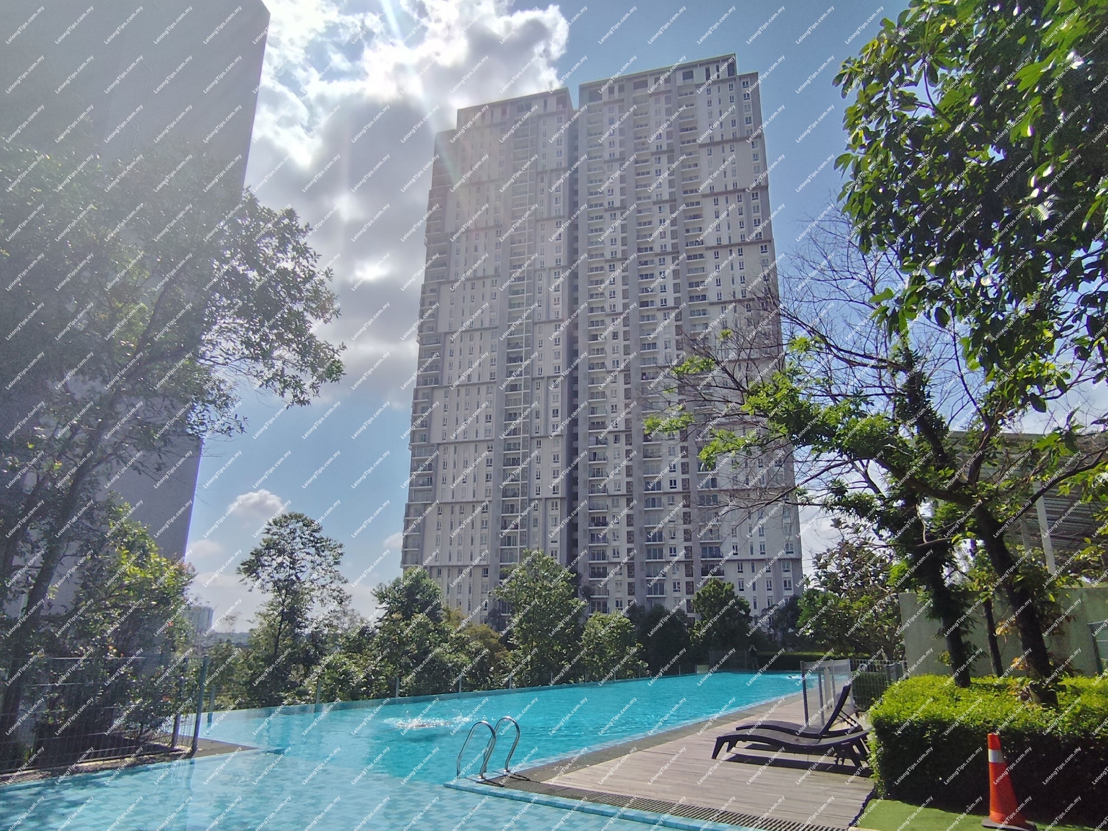 [6 min to ECONSAVE Mart Menara Paragon, Cyberjaya LakeFront Park, Gem In Mall Cyberjaya & Tamarind Square] Condominium [7 min to DPULZE Shopping Centre & Cyberjaya Hospital]