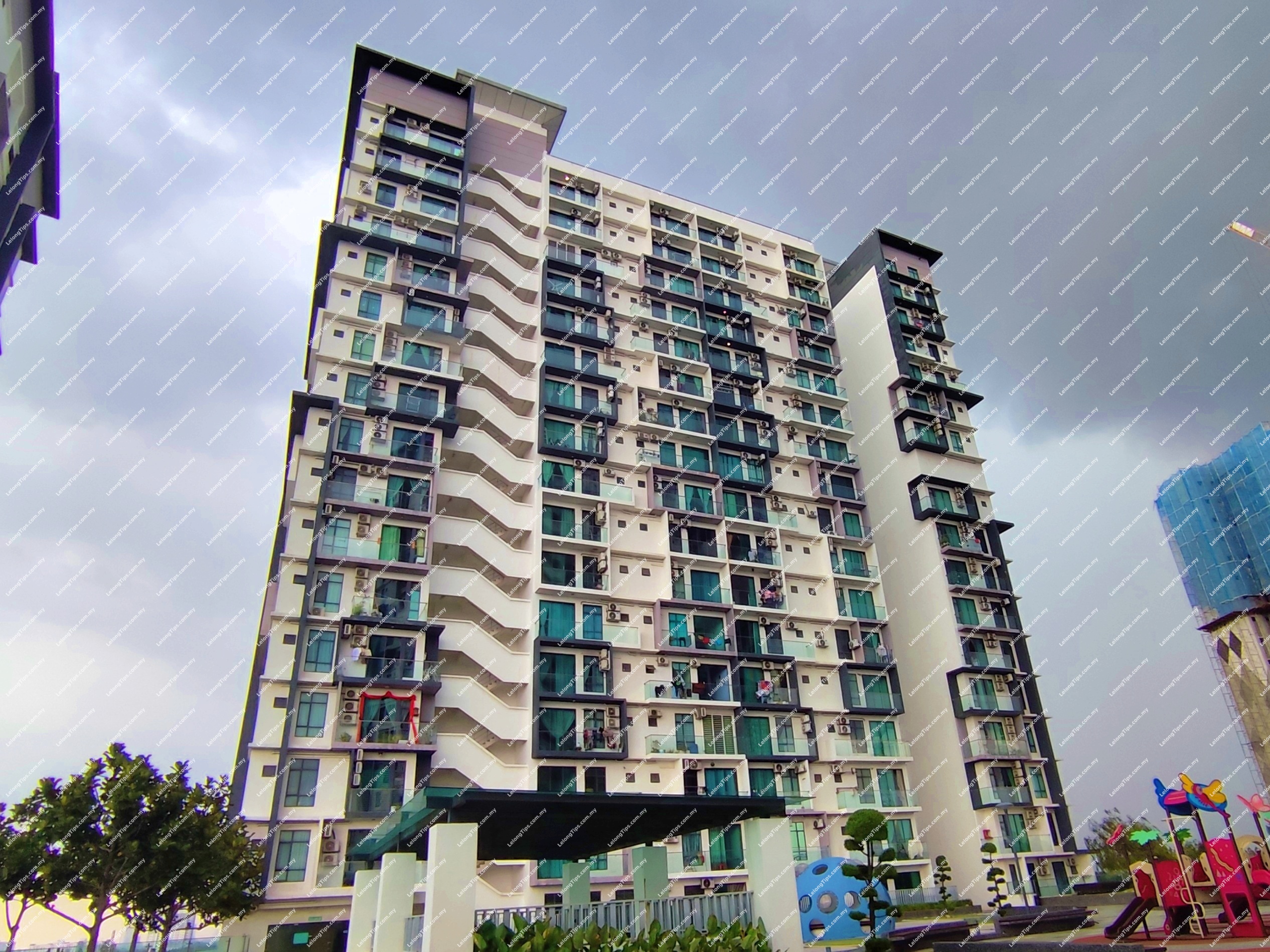 [4 min to KSL Esplanade Mall] Service Apartment [10 min to Segi Fresh Telok Panglima Garang]
