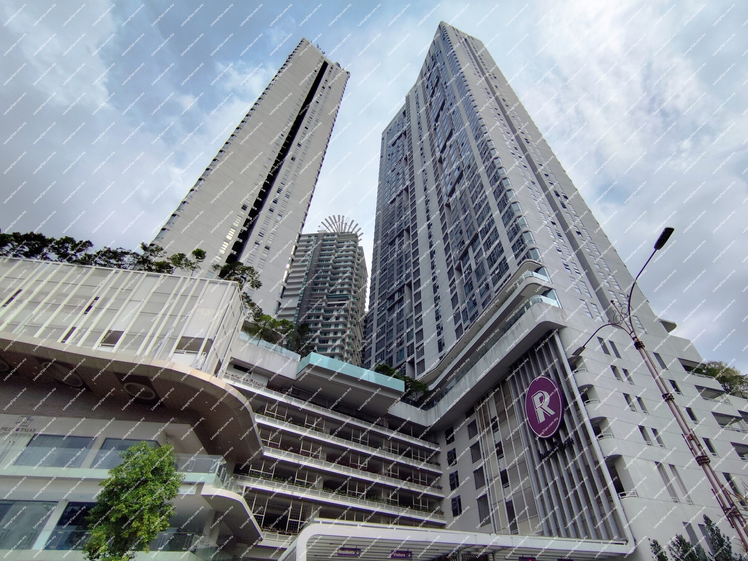 [Strategically located in KL City Centre] Service Apartment [4 min to LaLaport Bukit Bintang City Centre & Berjaya Times Square]