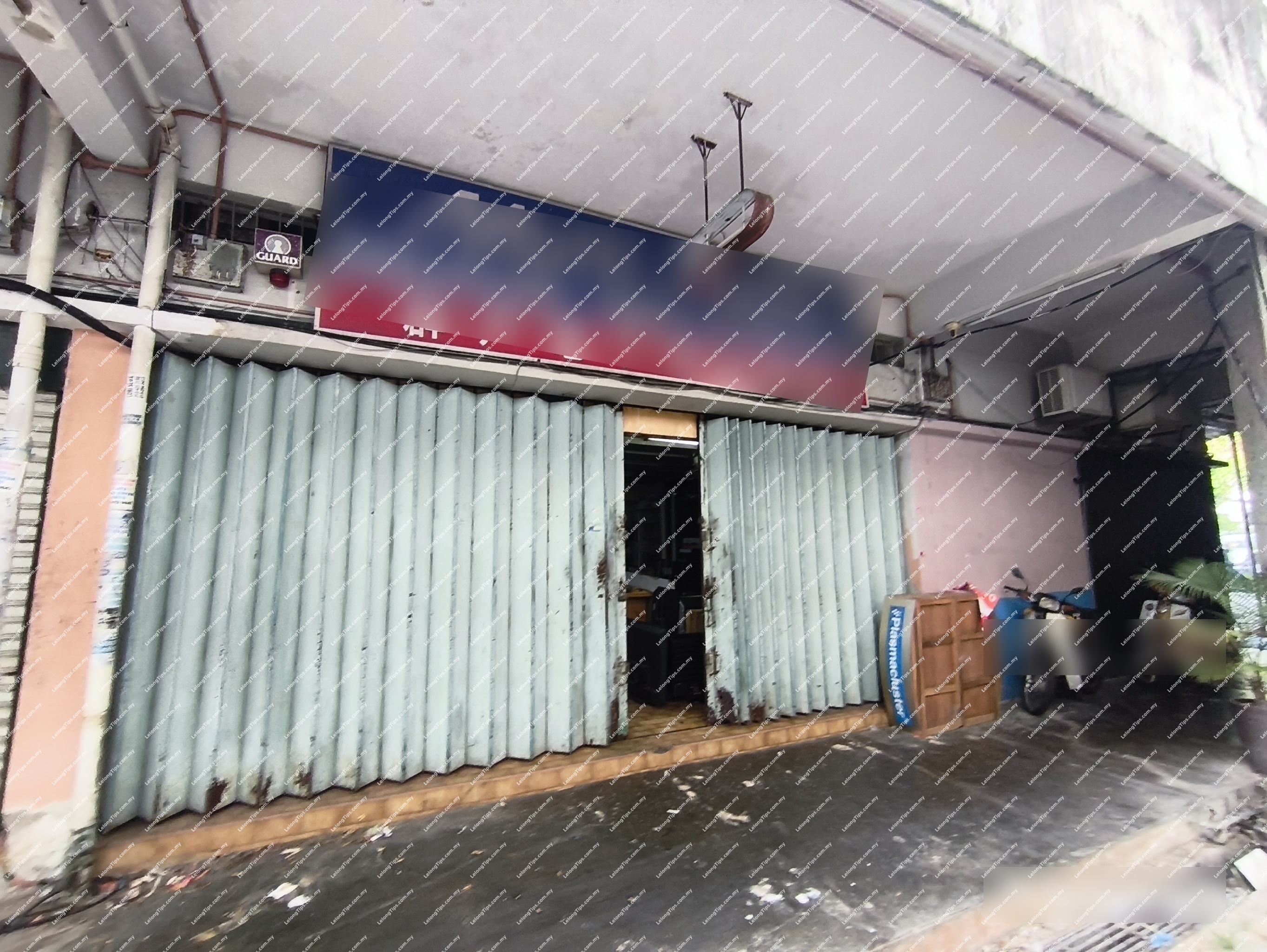 Shop Lot