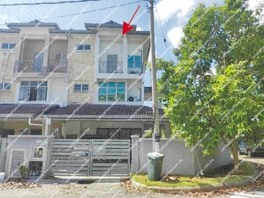 3 Storey Terrace House