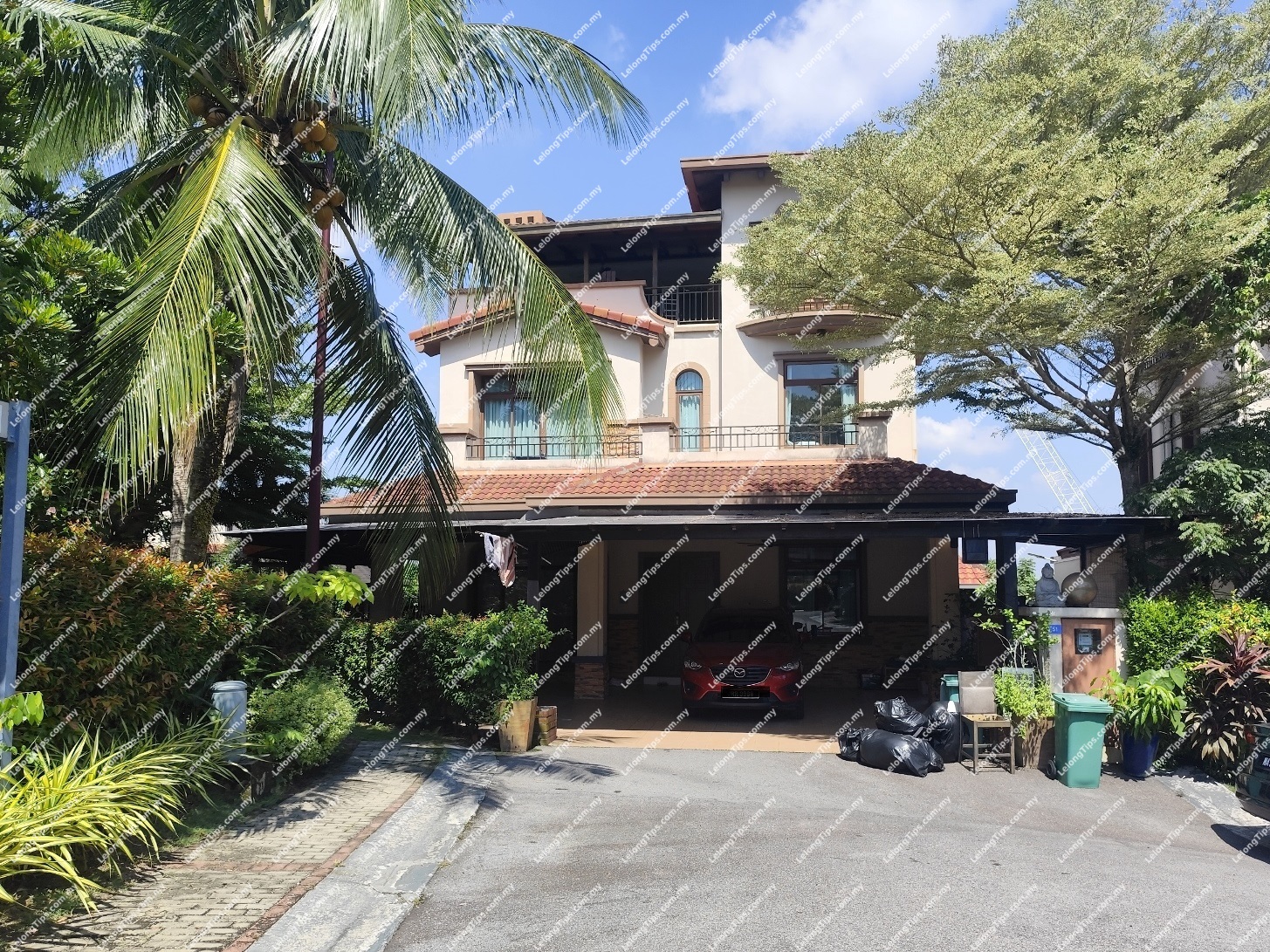 3 Storey Bungalow