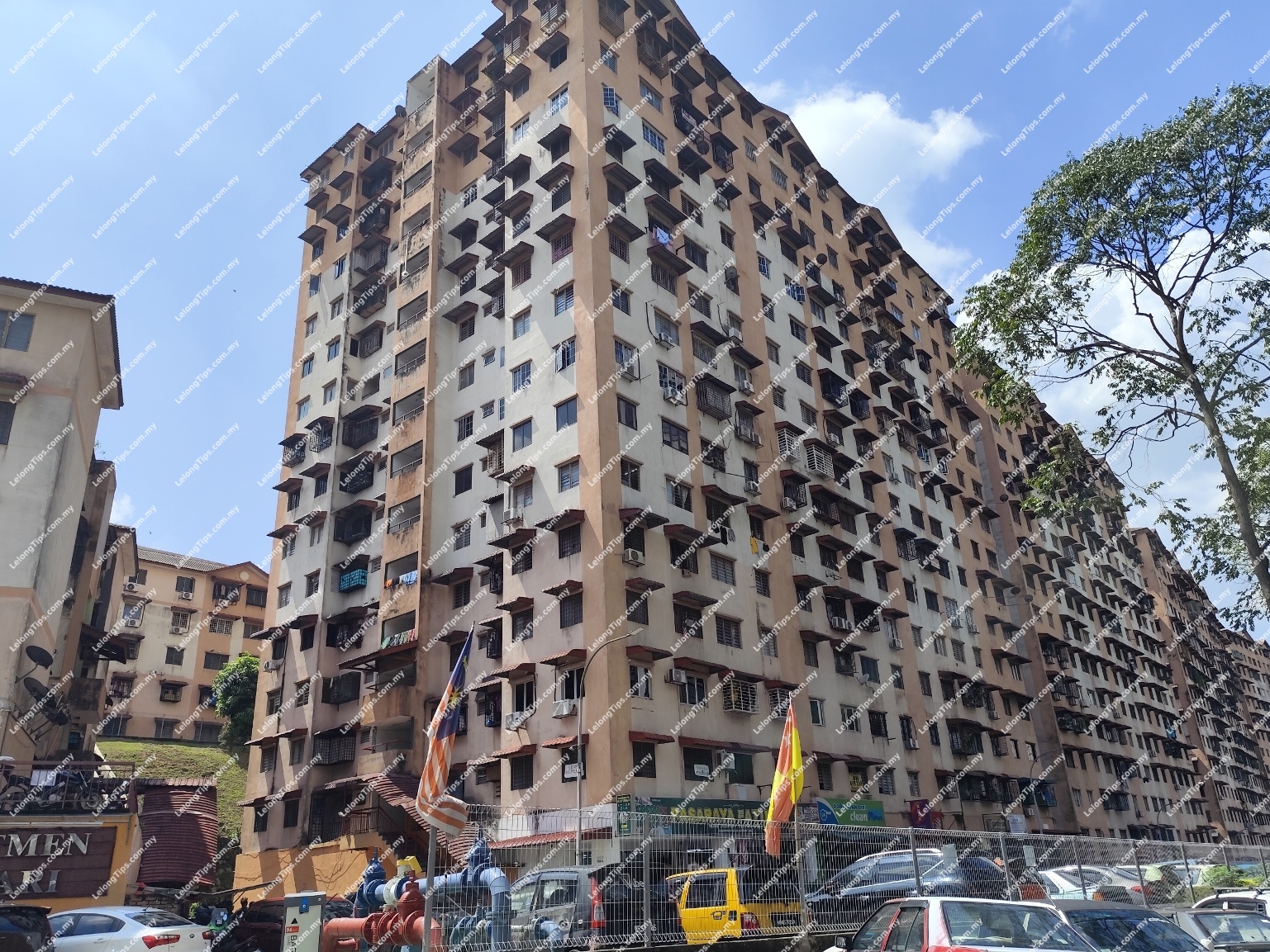 [4 min to Hero Market Damansara Damai] Apartment [9 min to Damansara Damai MRT Station]