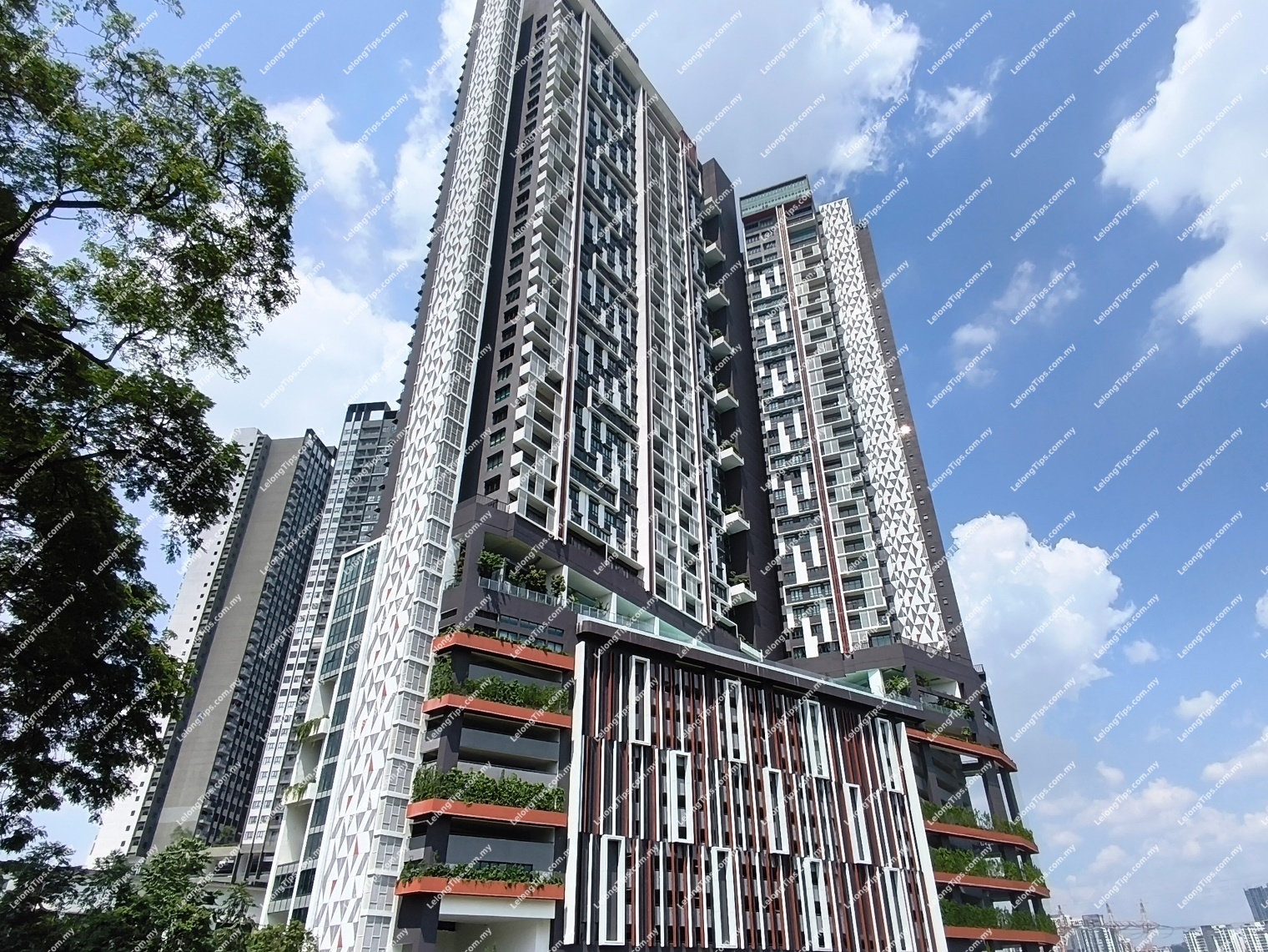 Condominium [10 min to NSK Trade City (Kuchai Lama)]
