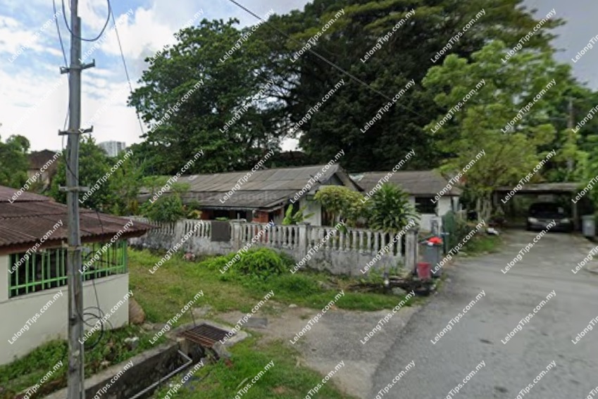Adjoining parcels of Residential Land upon with a 1 Storey Detached House