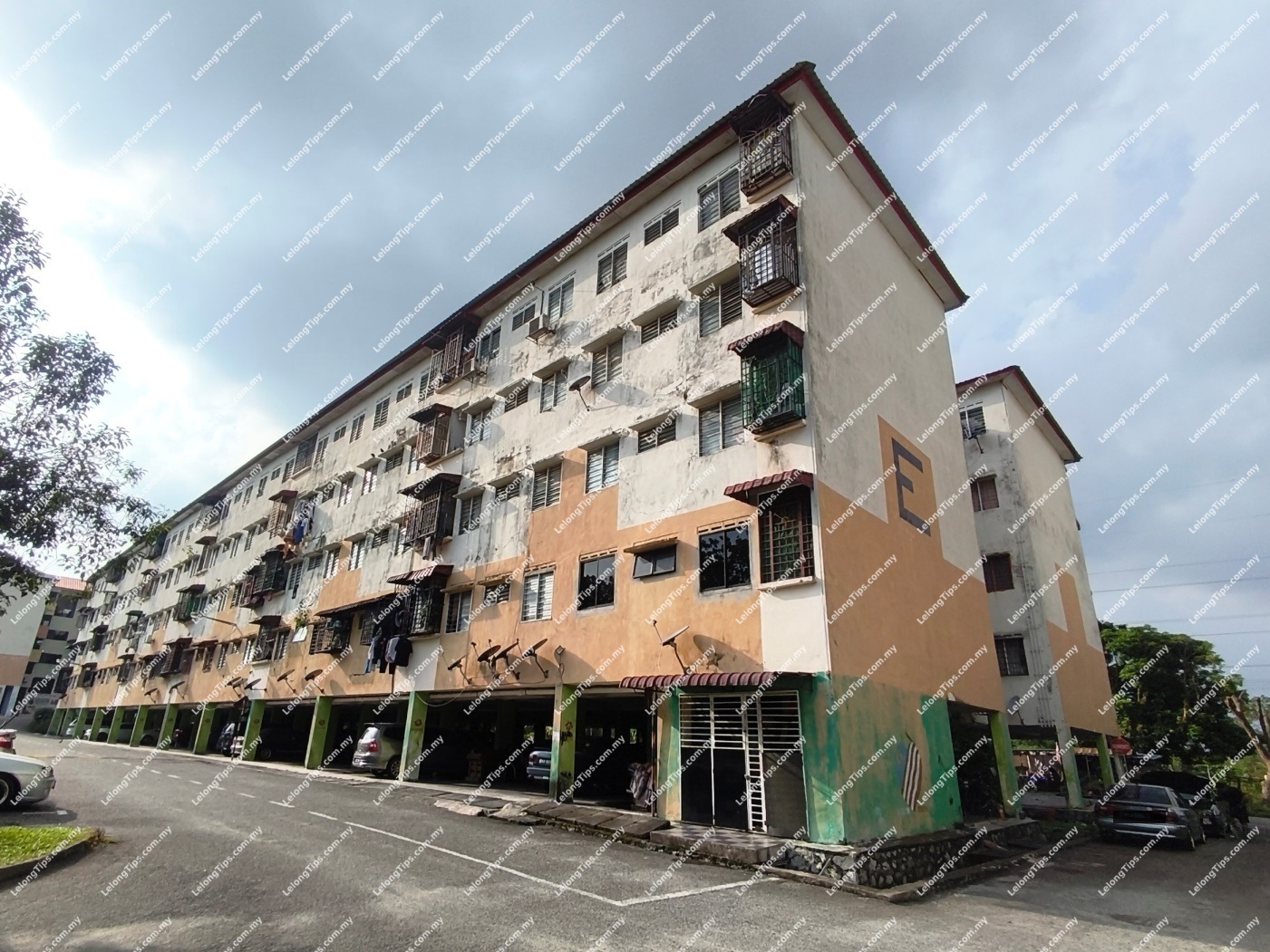 [4 min to Lotus's Bandar Puteri Bangi] Flat [7 min to Pasaraya CS Bangi Avenue]