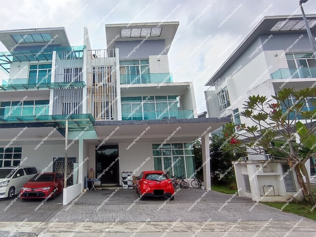 3 Storey Semi Detached House [10 min to DPULZE Shopping Centre]
