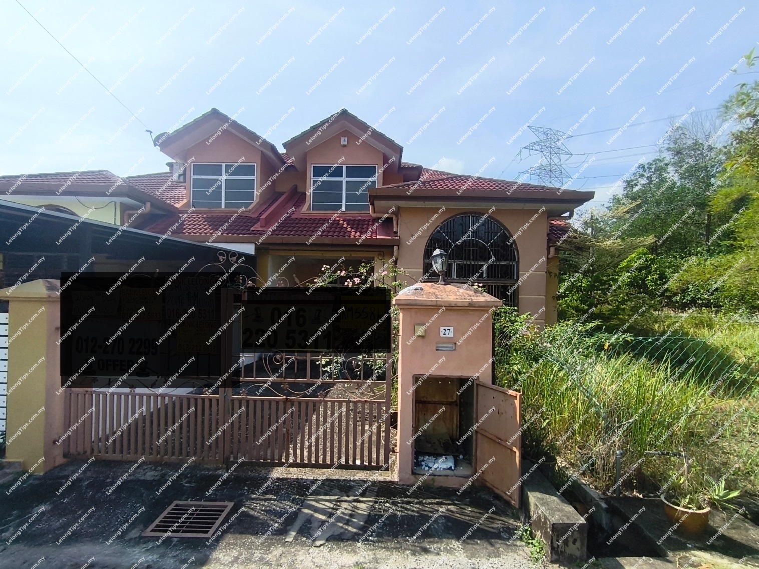 1.5 Storey Semi Detached House