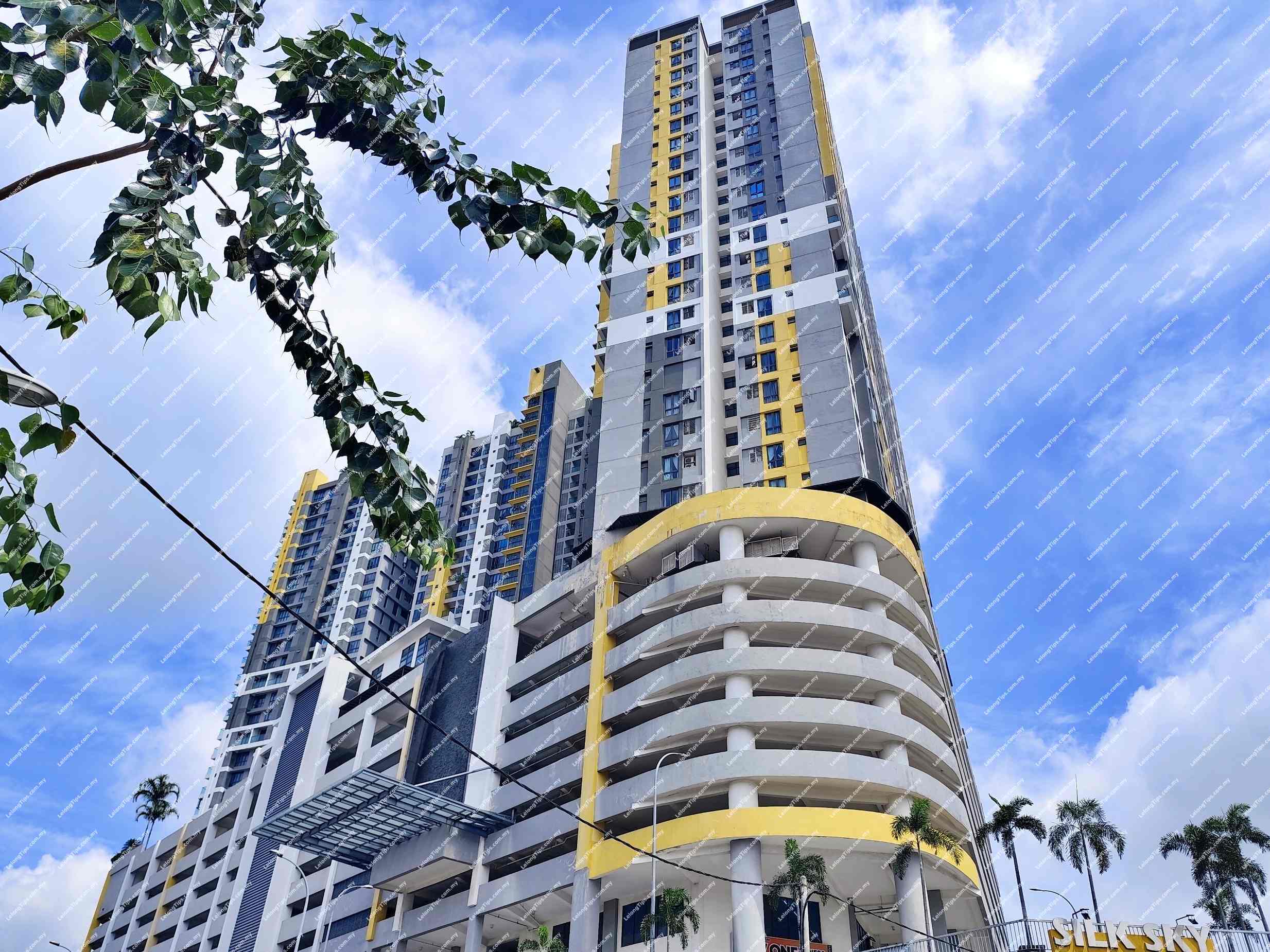 [Prime location] Service Apartment [5 min to The Mines Shopping Mall]
