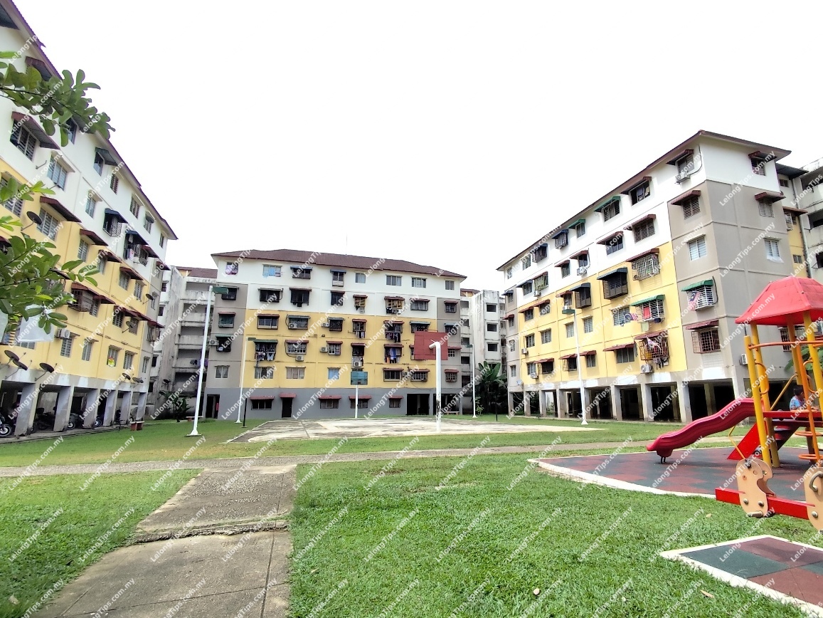 [Beside to main highway - North-South Expressway ] Apartment [Walking distance to SK Taman Bunga Raya 2]