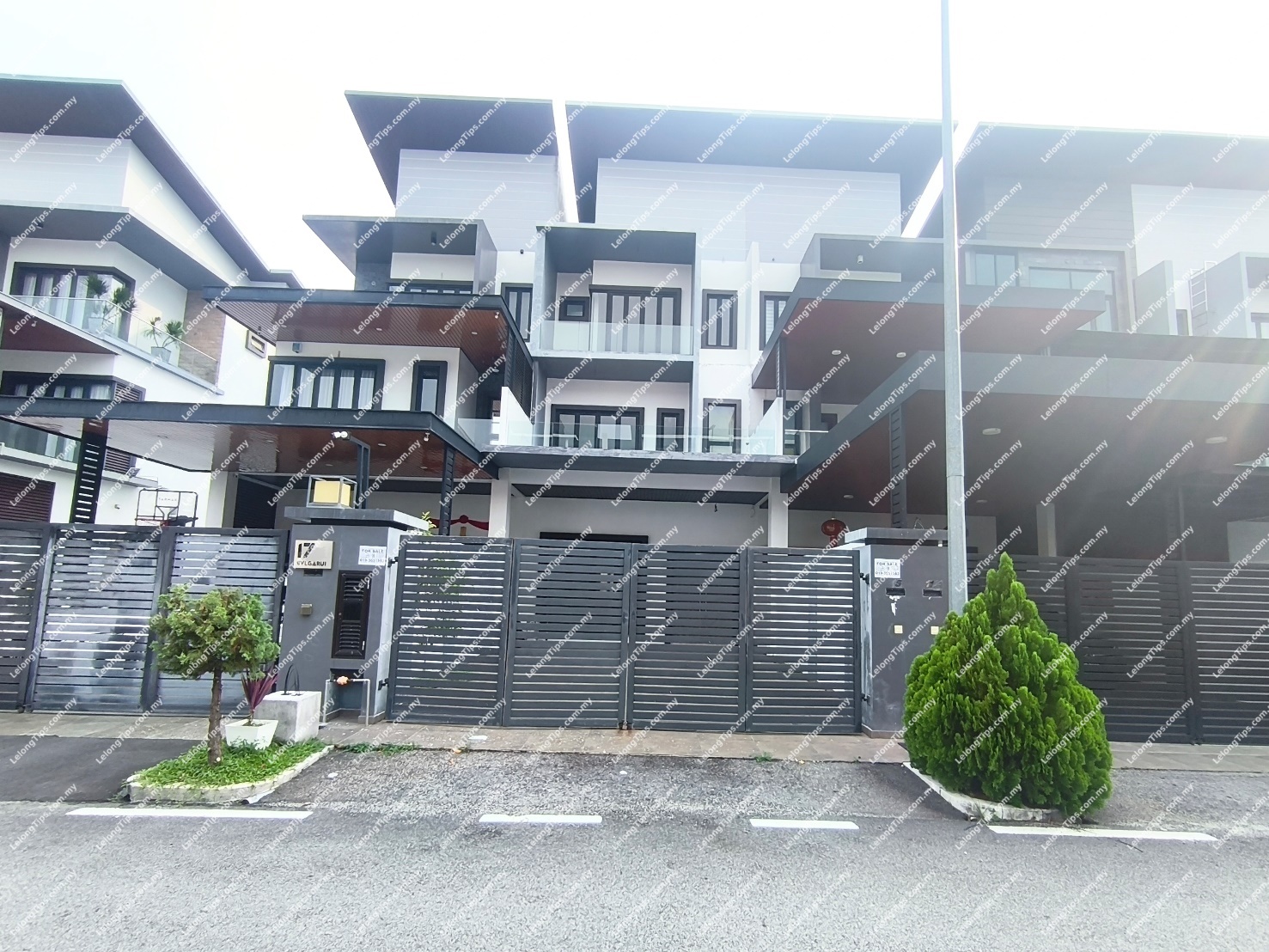 3 Storey Terrace House