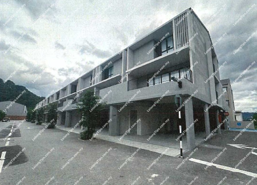 3 Storey Terrace House