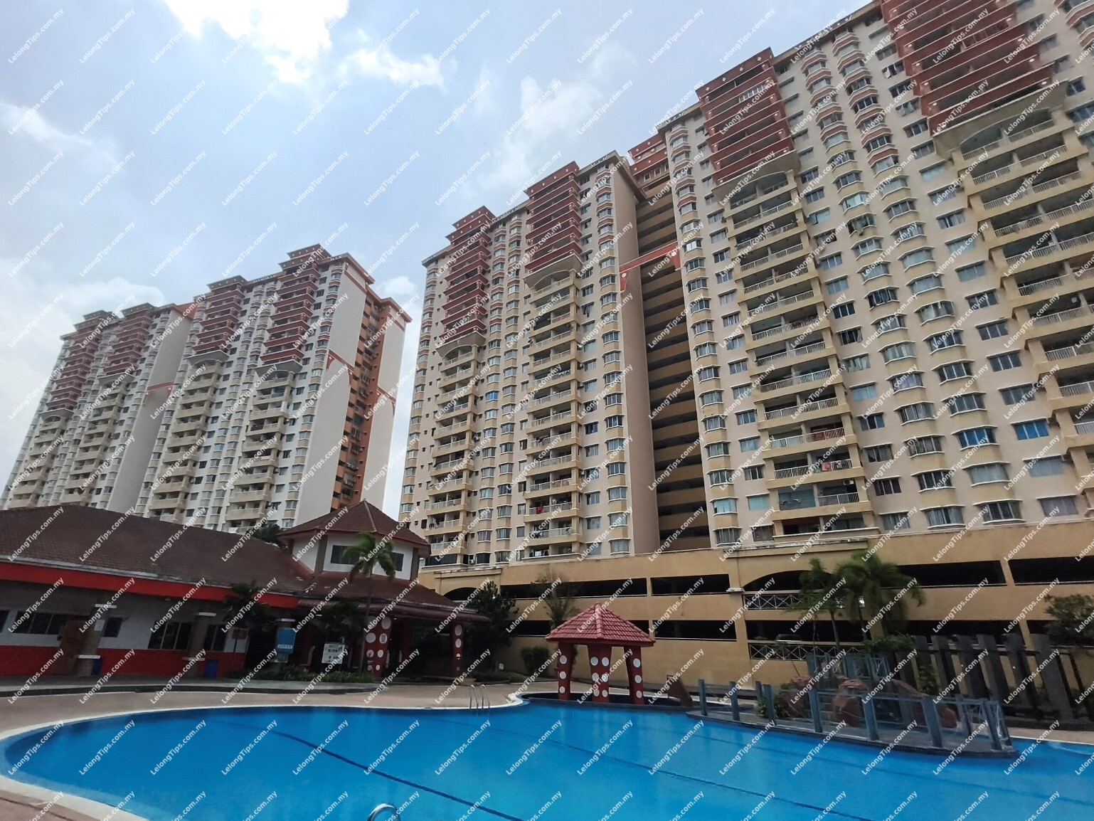Service Condominium