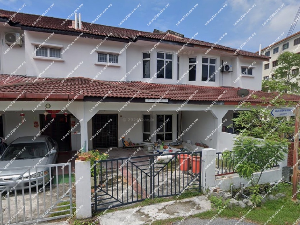 Terrace House [4 min to Econsave Semenyih; 10 min to Lotus's Semenyih (Tesco)]