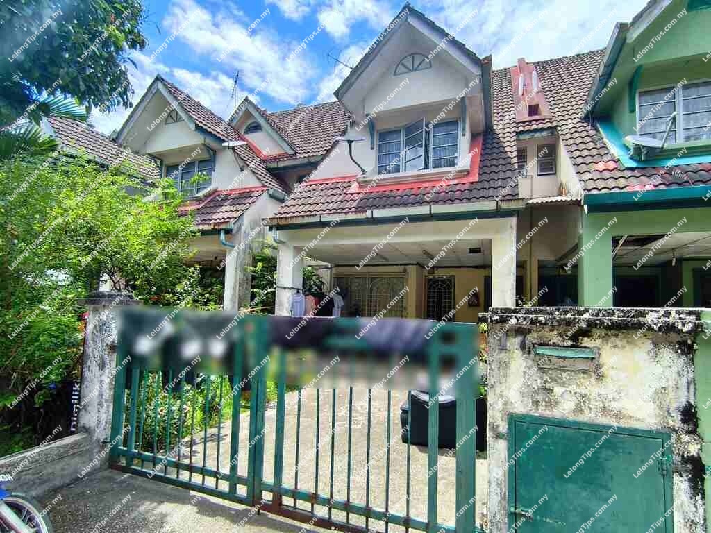 [4 min to USJ 7 LRT Station] 2 Storey Terrace House [6 min to Mydin Subang Jaya]