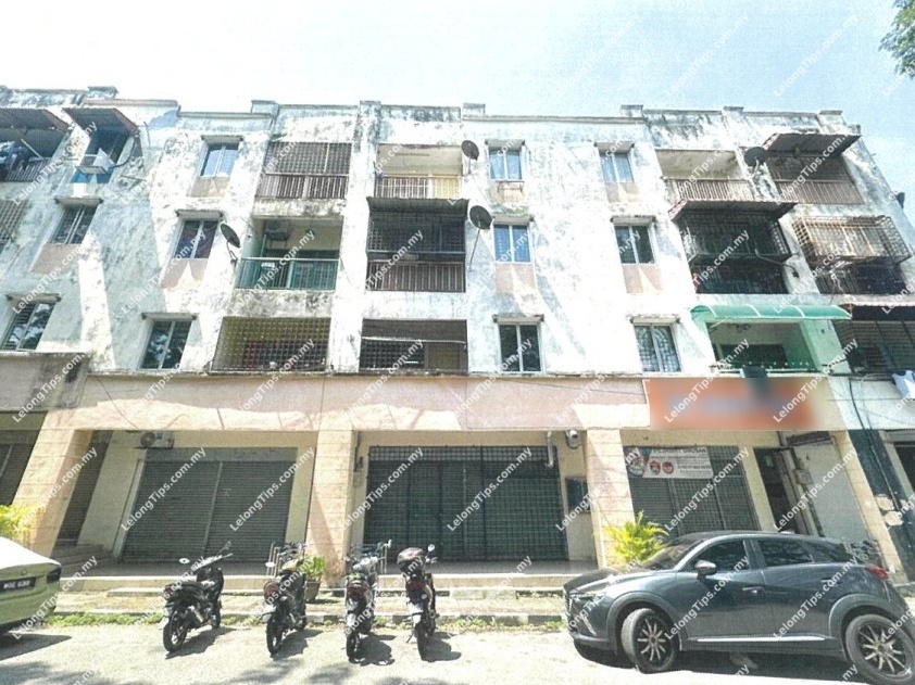 3 Bedrooms Apartment