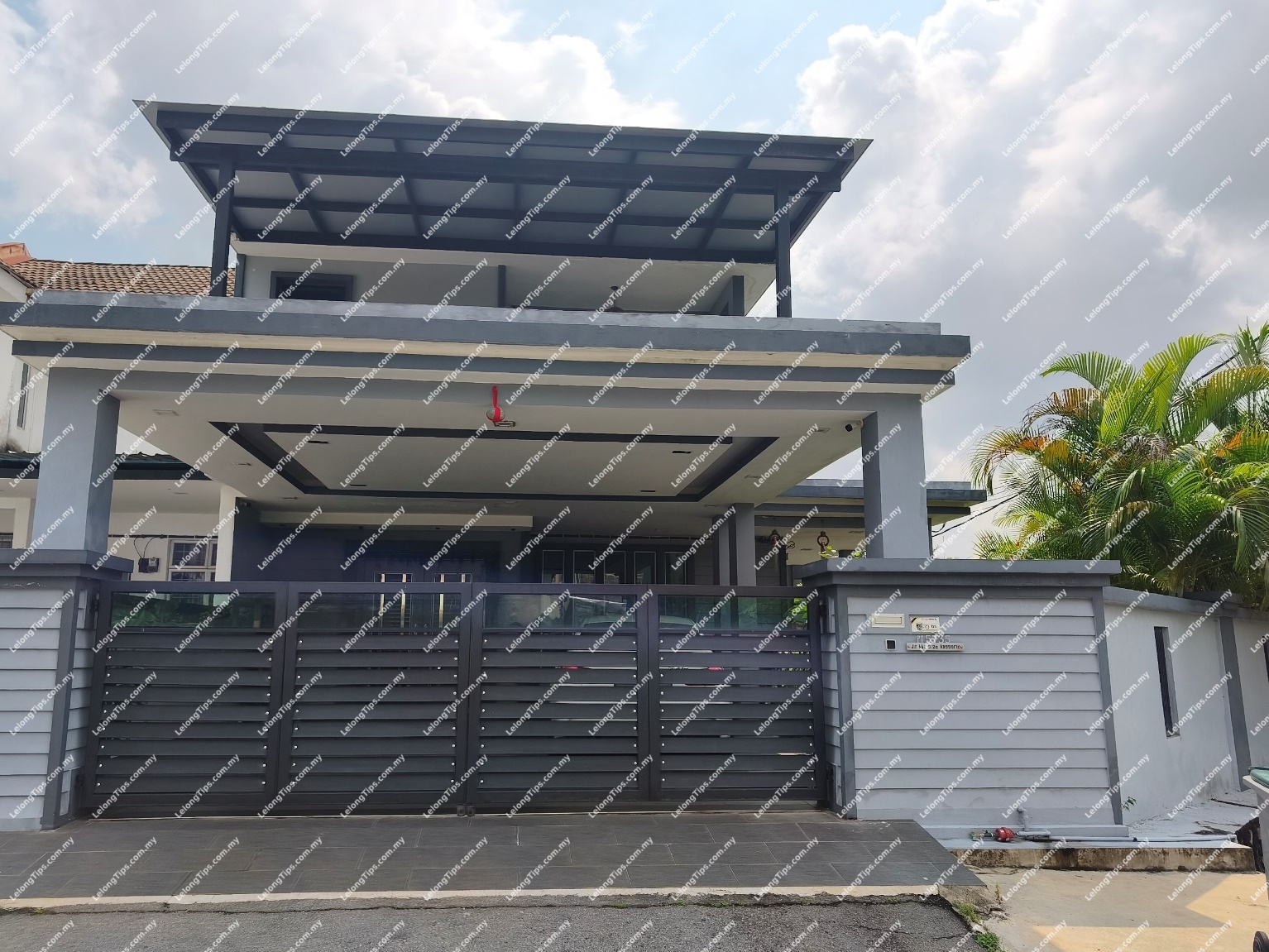 Freehold 2 Storey Terrace House, Corner Lot [Next to Universiti Sains Islam Malaysia & Nilai Indoor Stadium; 6 min to AEON Mall Nilai]