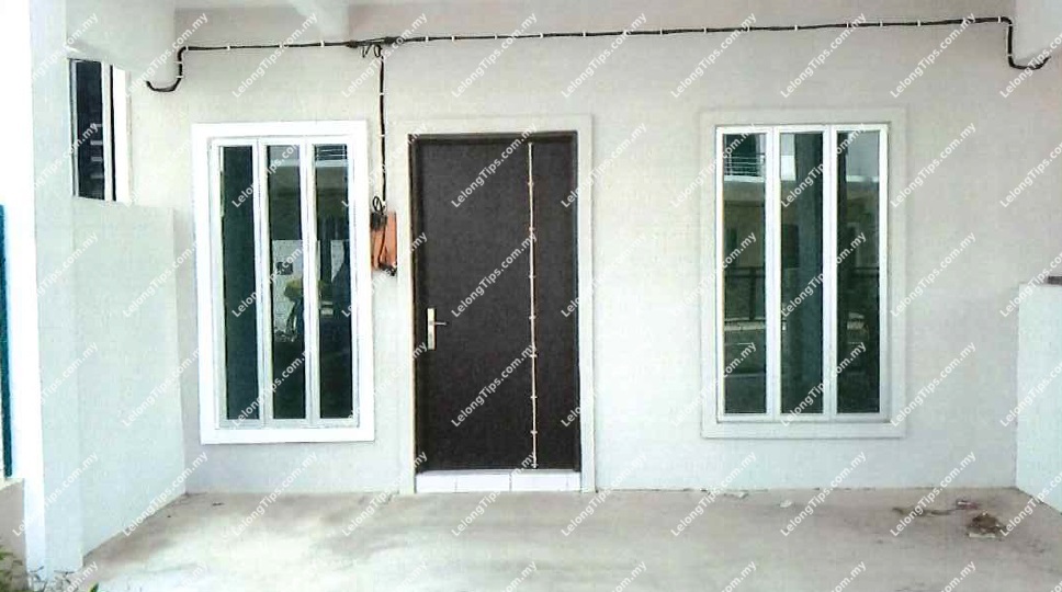 1.5 Storey Terrace House