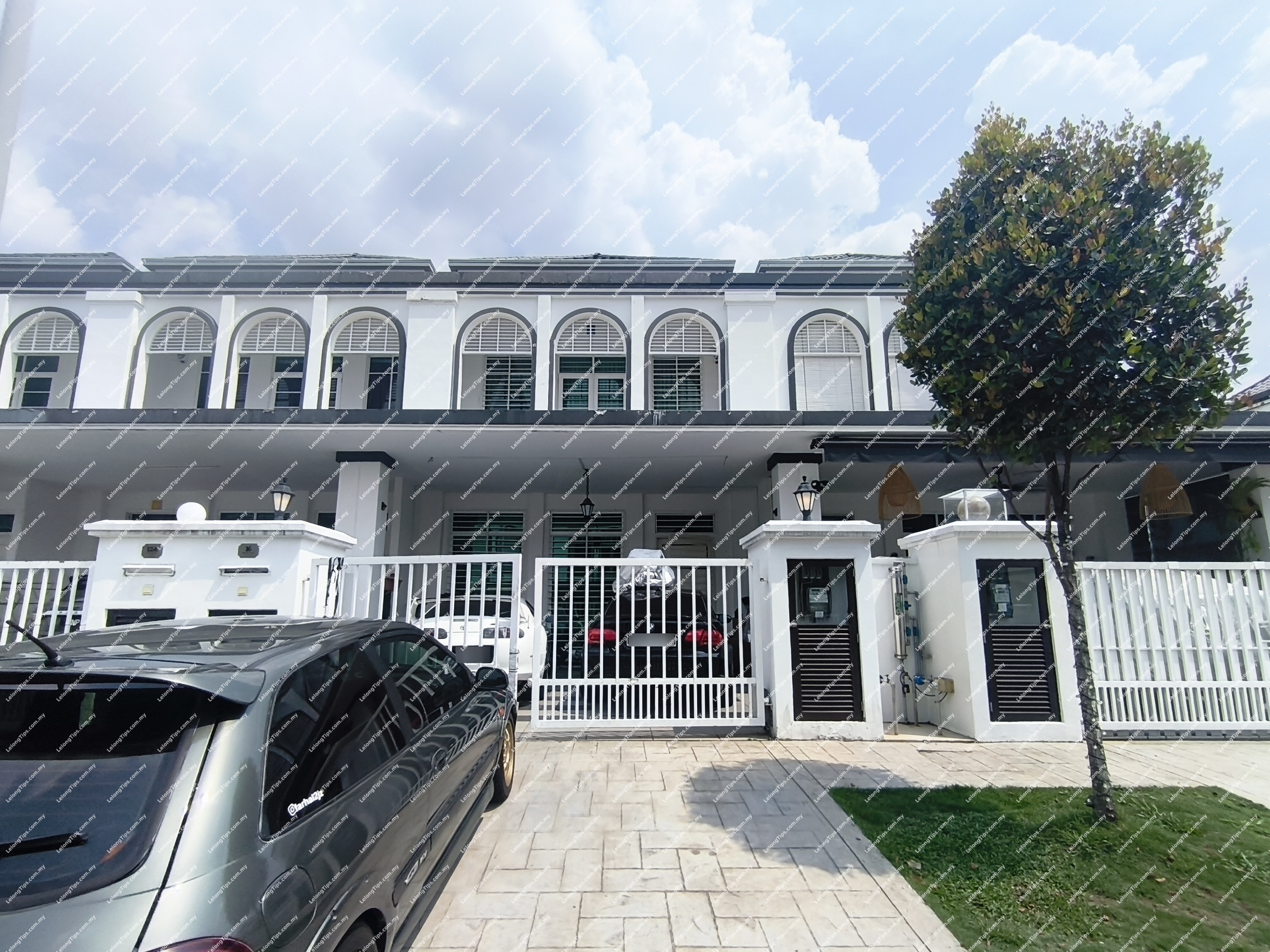 [4 min to Jaya Grocer Eco Majestic] 2 Storey Terrace House [7 min to Setia Ecohill Mall]