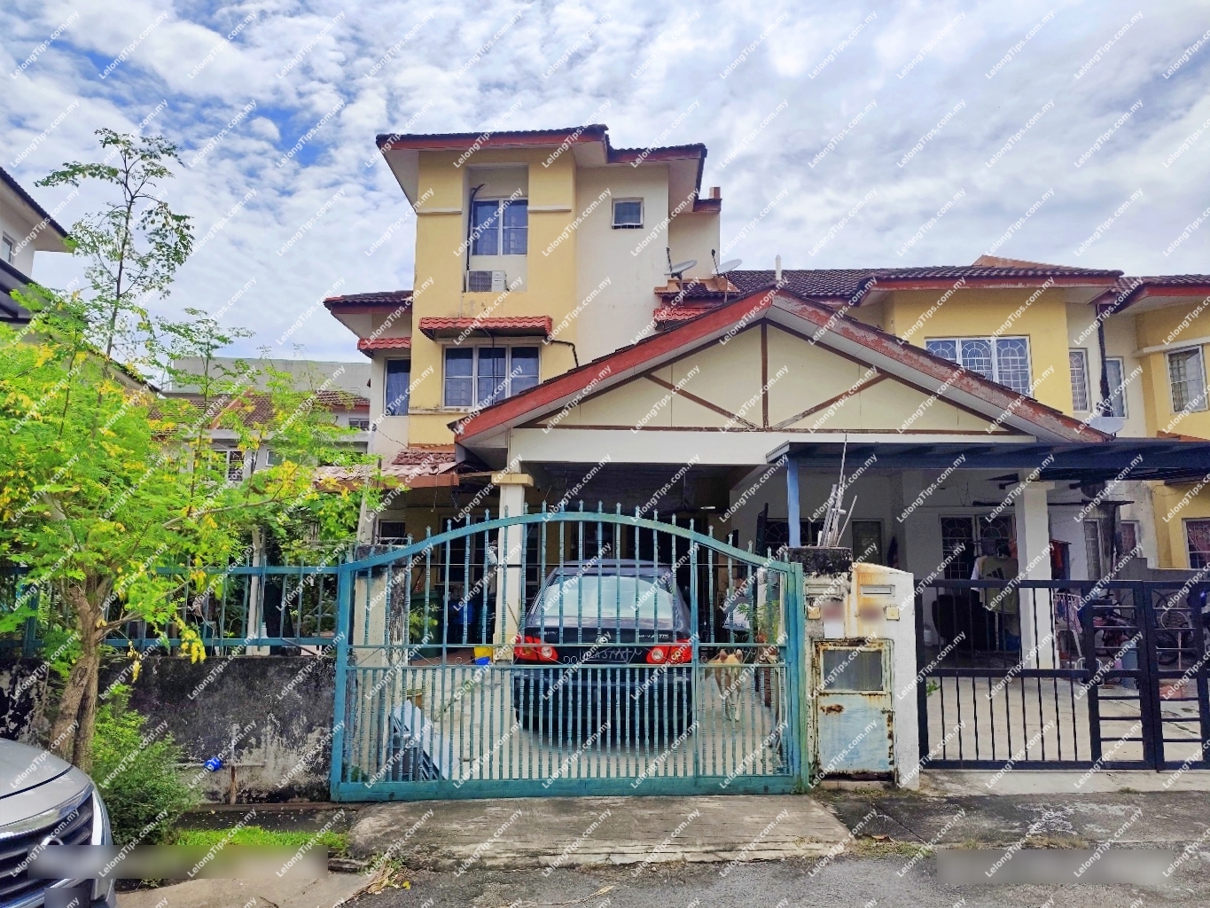 2.5 Storey Terrace House