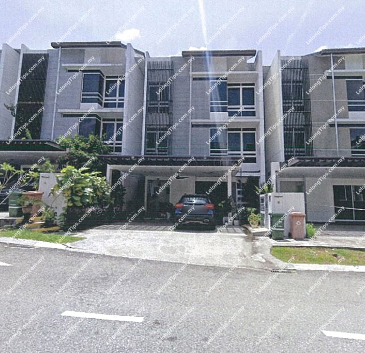 2.5 Storey Hyperlink Terrace House