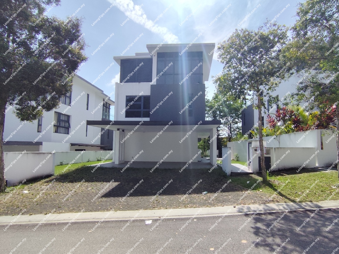 3.5 Storey Detached House