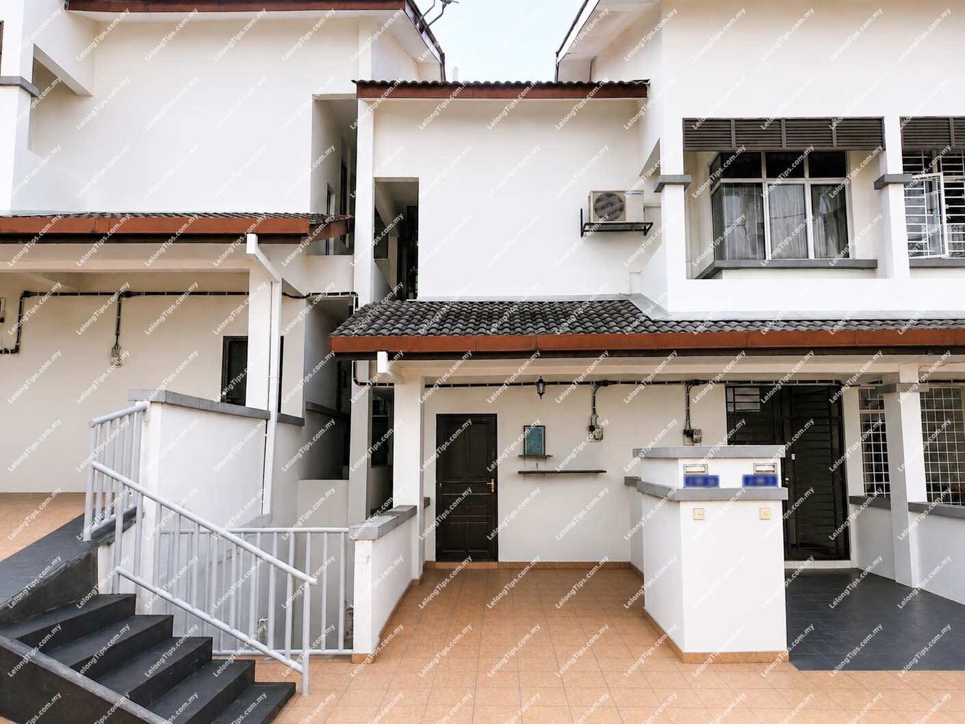 [Newly Refurbished] Town House [3 Mins To Beaconhouse Sri Murni Private National School]