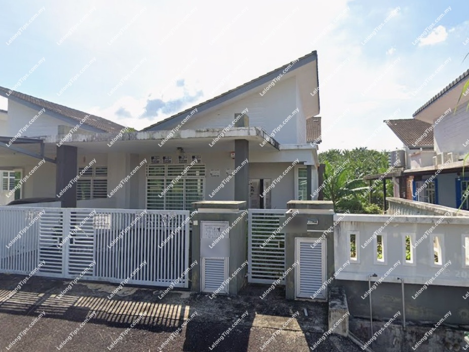 1.5 Storey Semi Detached House