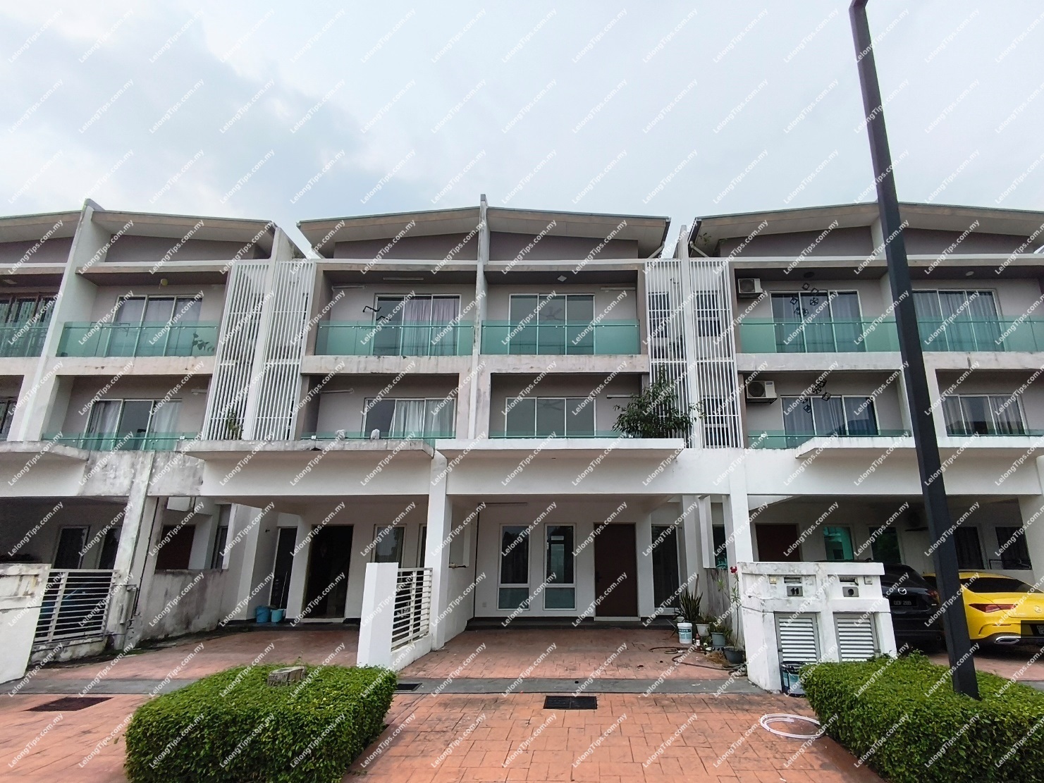 3 Storey Terrace House