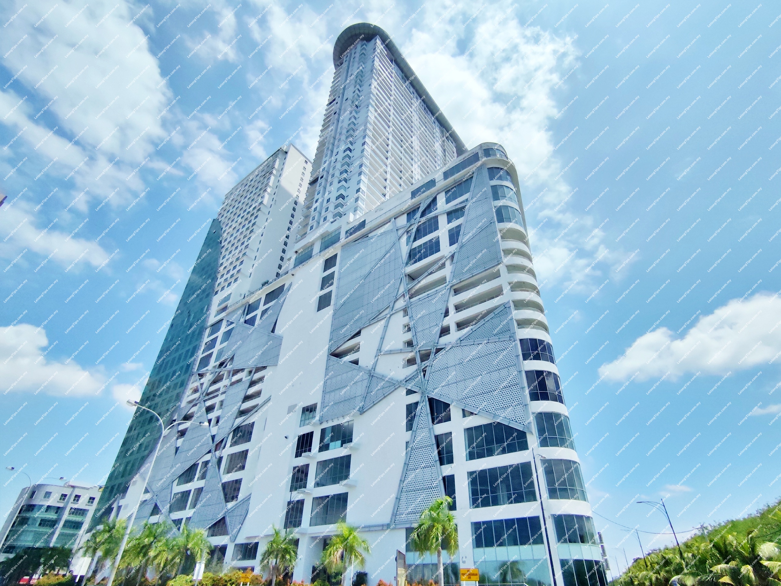 [Located in Hatten City - heart of Melaka Raya] Service Apartment [6 min to Mahkota Parade]