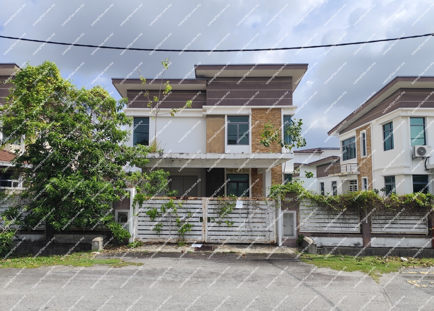 1.5 Storey Detached House