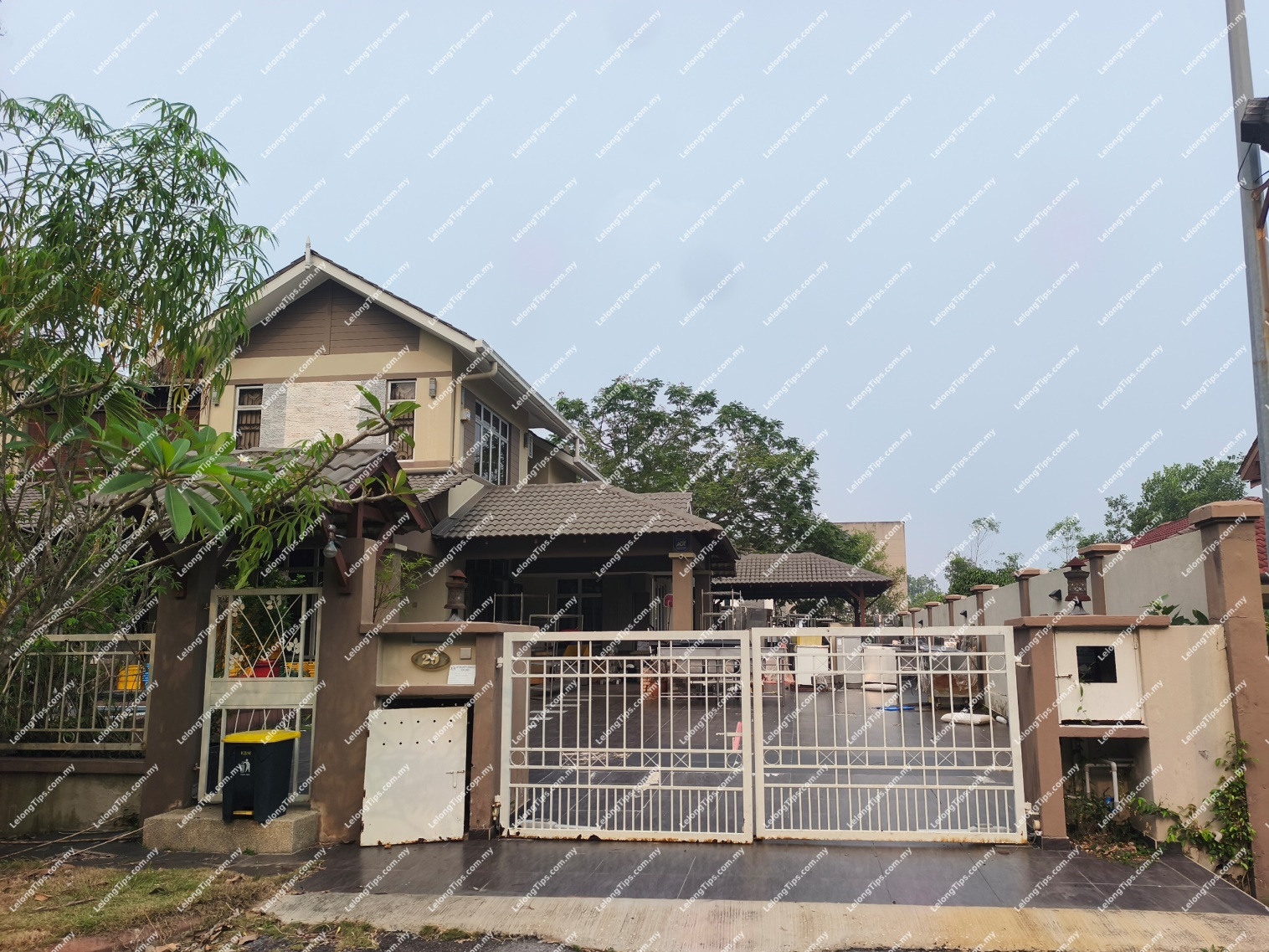 2 Storey Bungalow