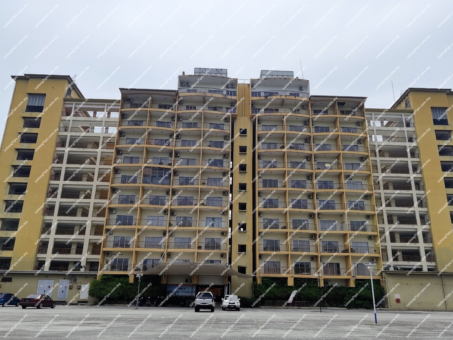 Studio Service Apartment