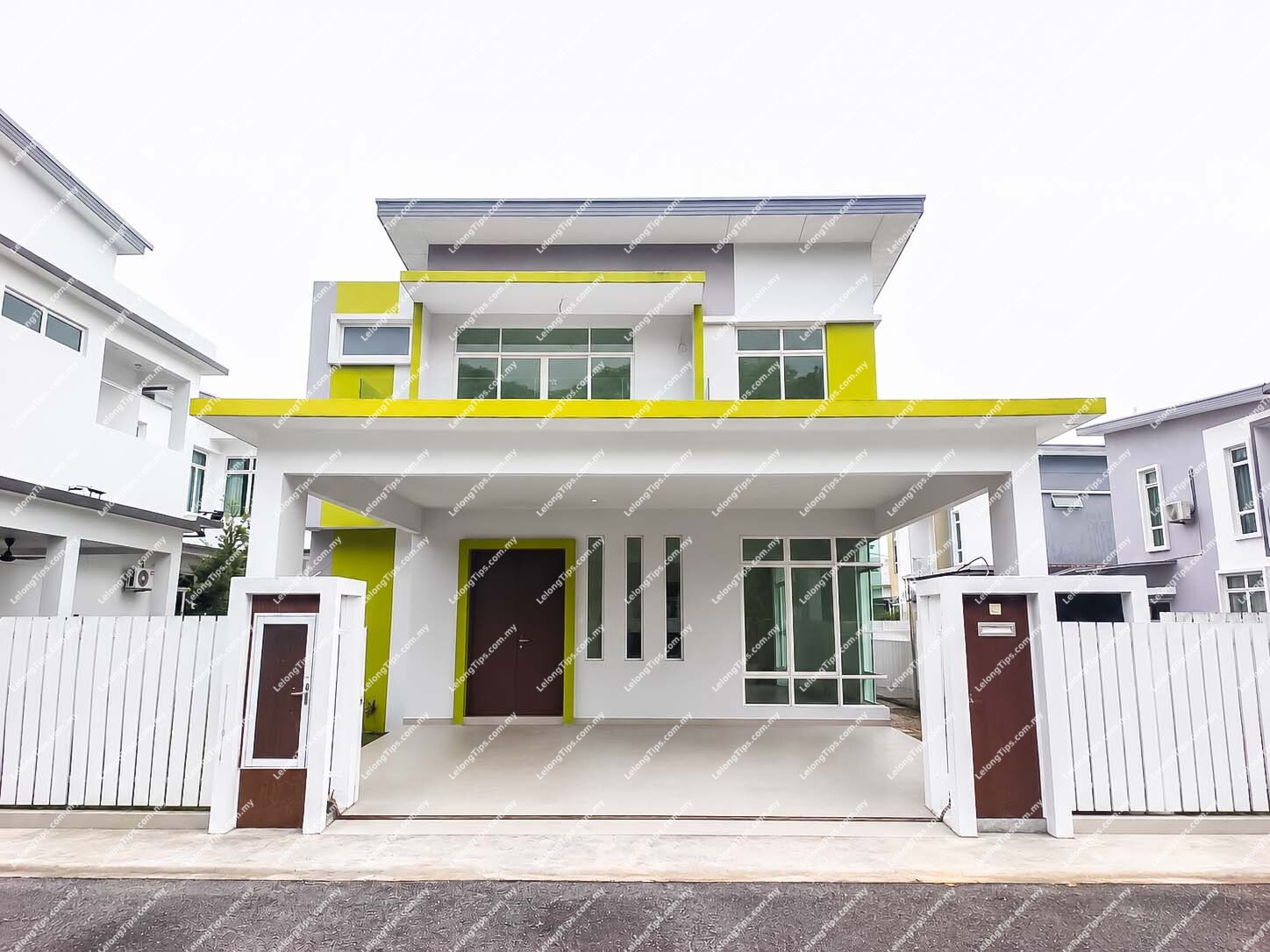 [Spacious Home with Comfortable Living Spaces] 2 Storey Bungalow [Perfect for Families Seeking More Space & Privacy]