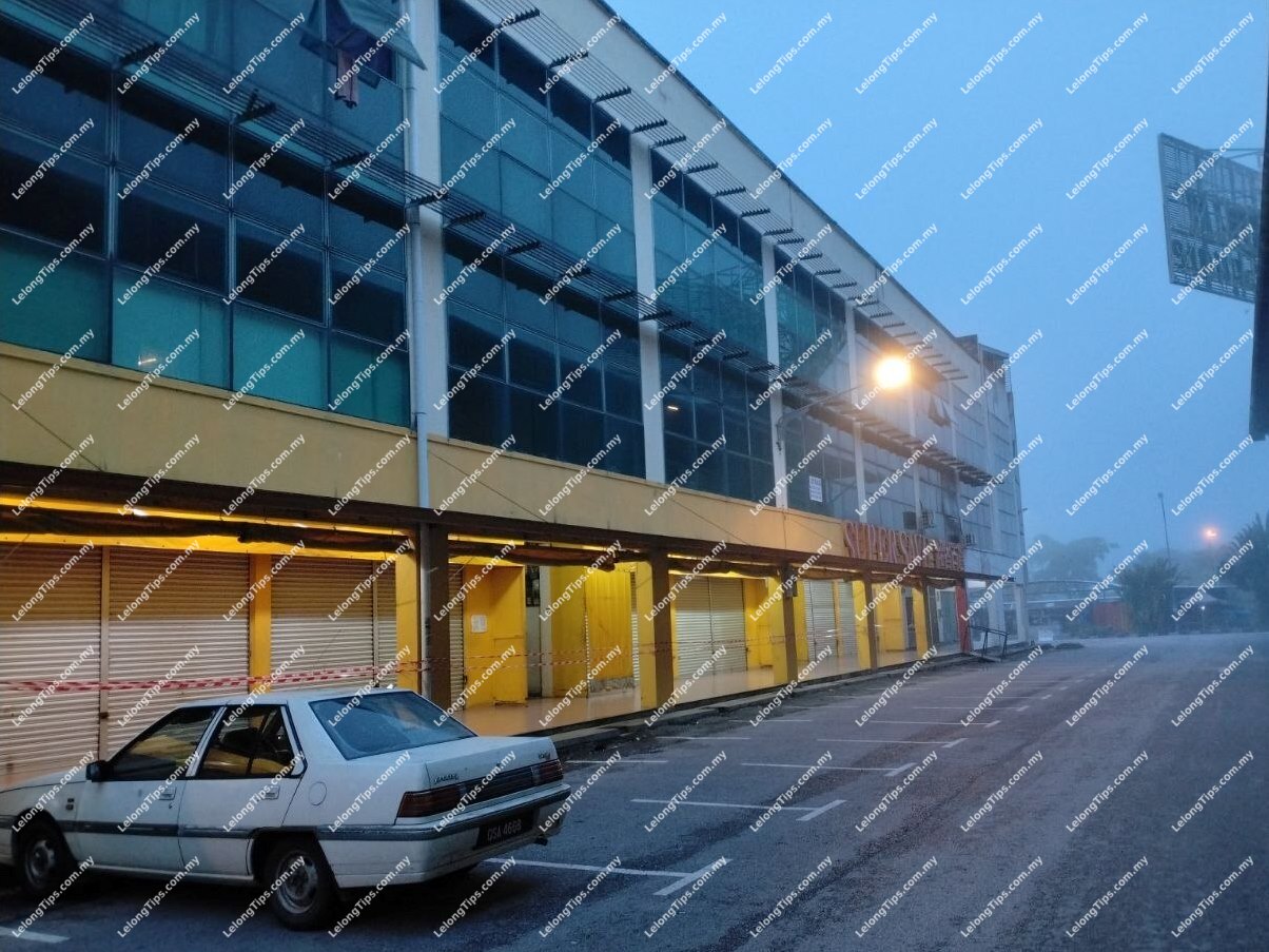3 Storey Commercial Shop House
