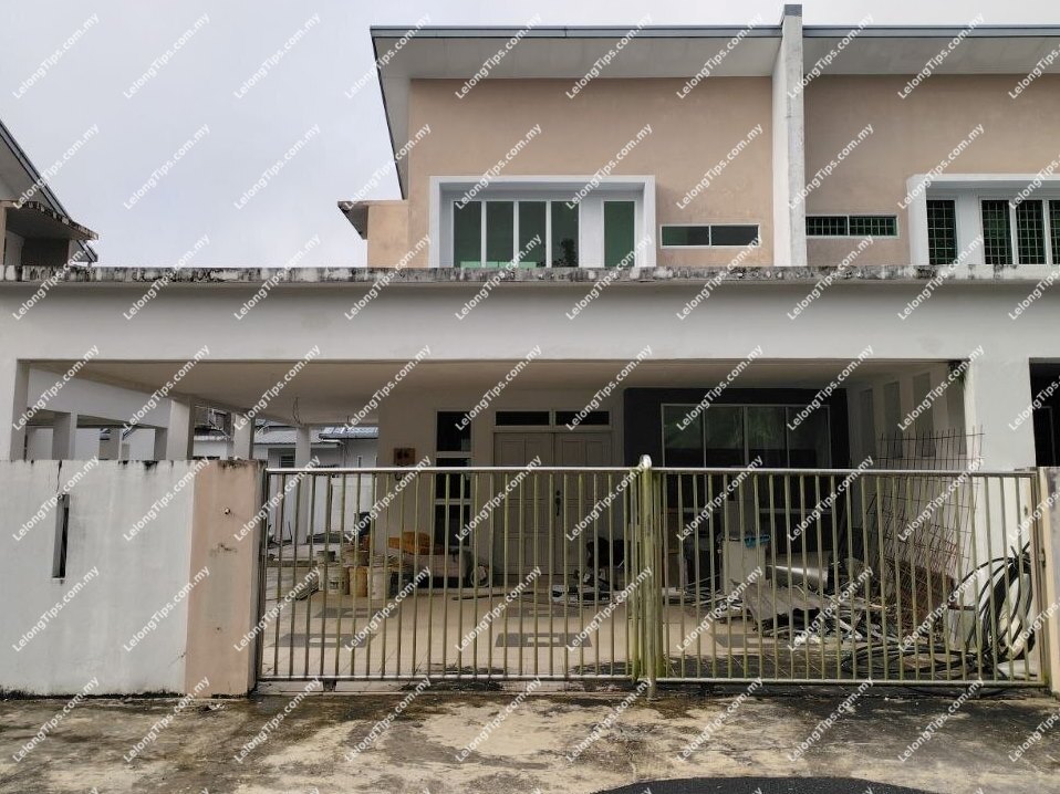 1.5 Storey Terrace House