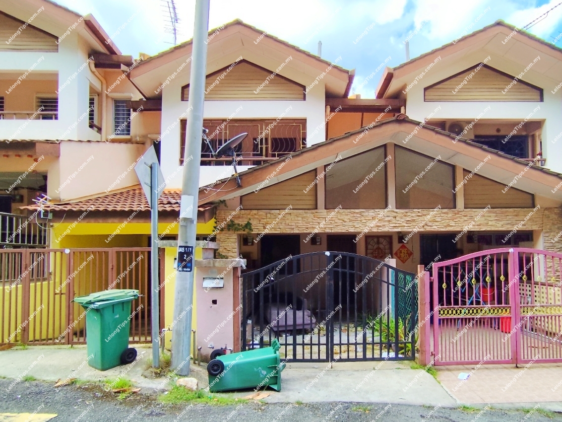 [Adjacent to Jalan Rawang for easy access] Town House (Upper Unit) [5 min to Kolej Komuniti Selayang]