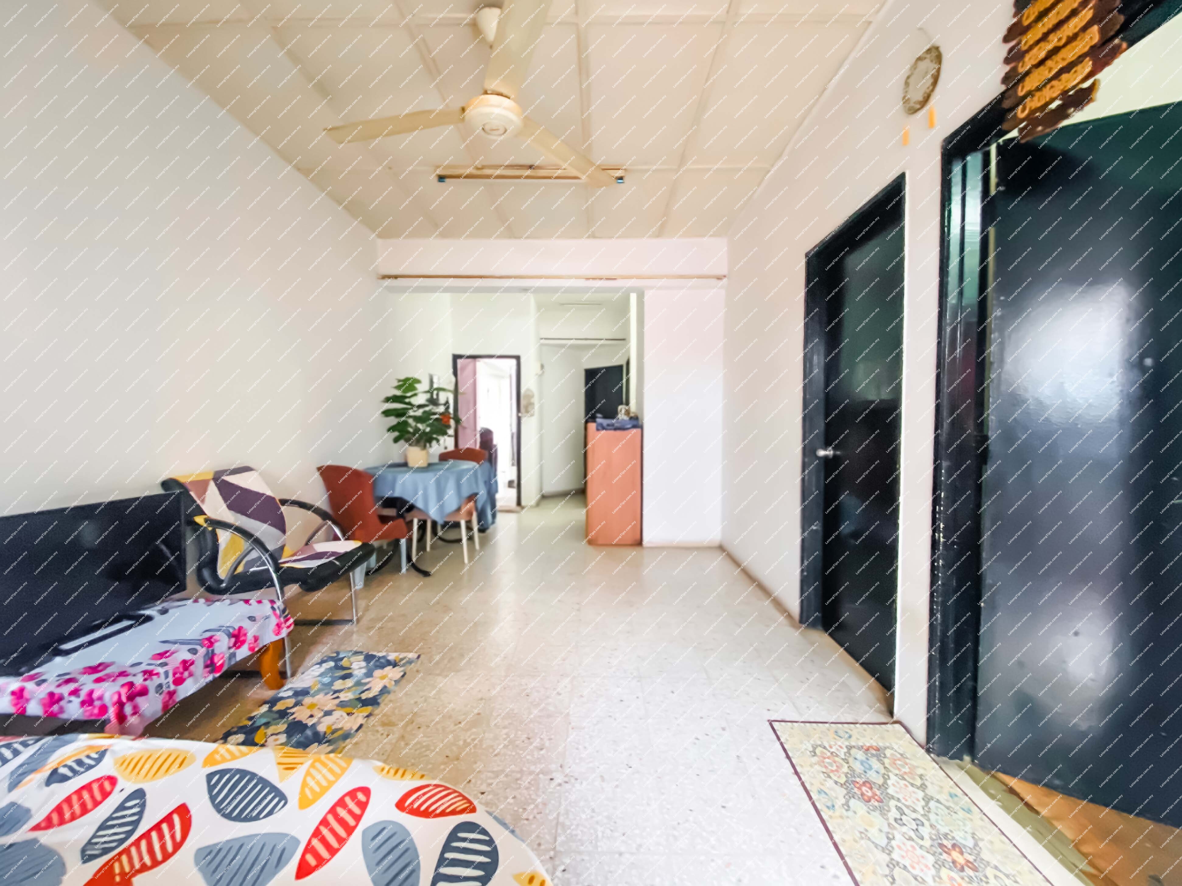 [Earn 5% ROI with ready tenant] Flat, Low Cost [10 min to KLCC via AKLEH]