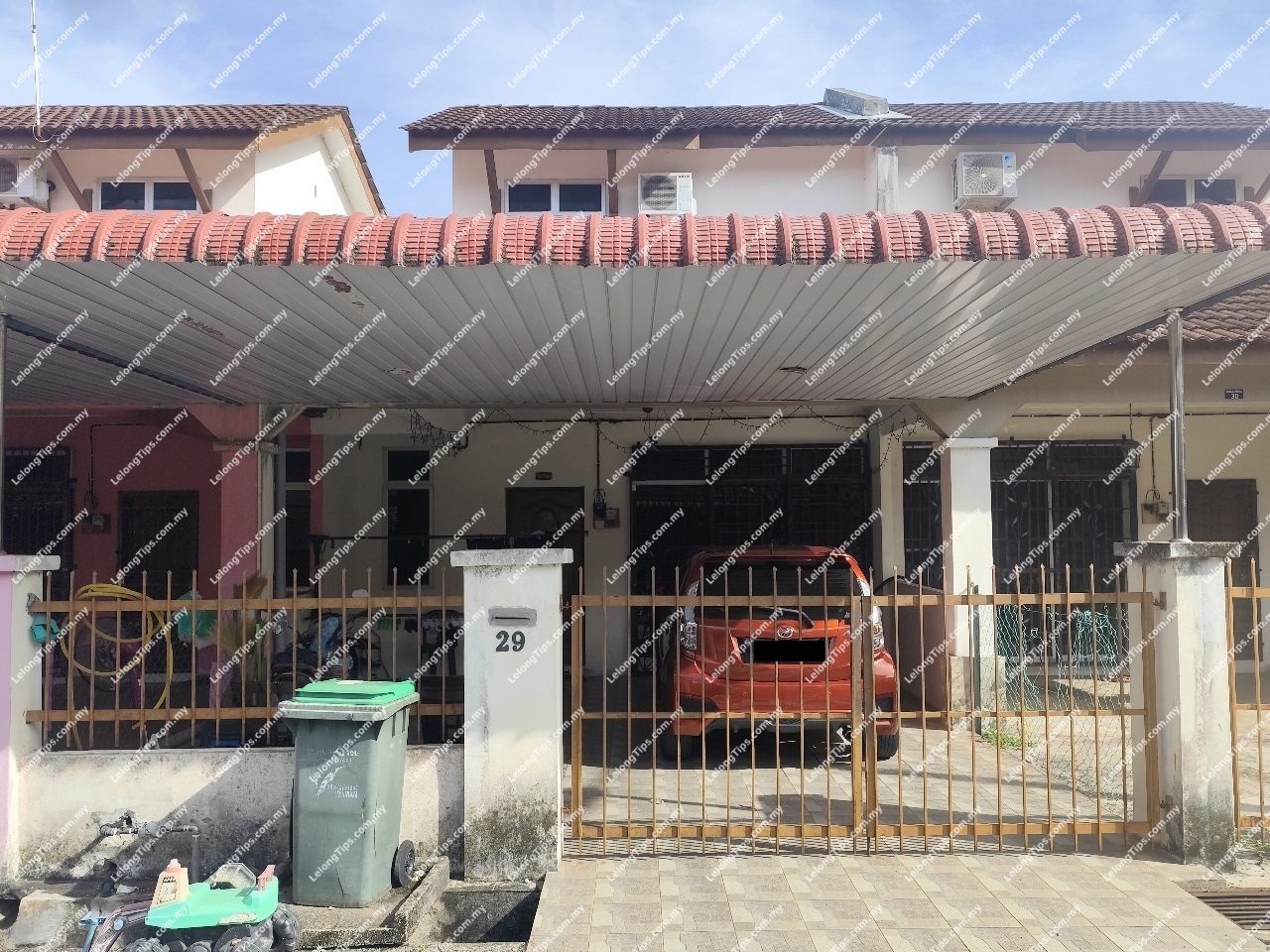 1.5 Storey Terrace House