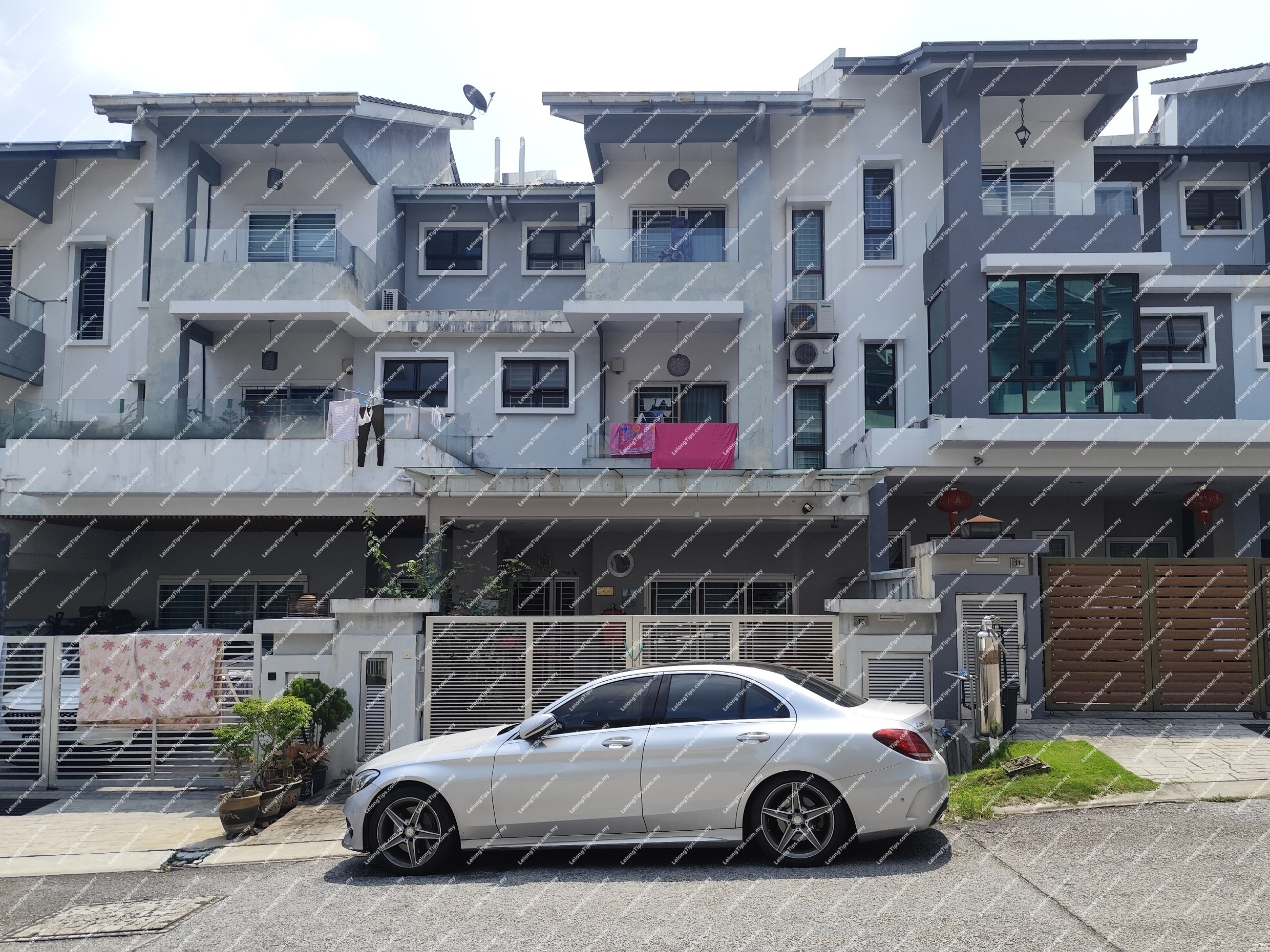 3 Storey Terrace House