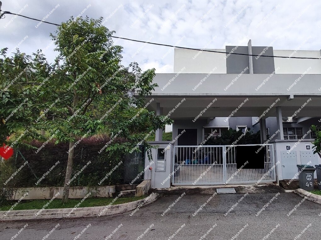 1.5 Storey Terrace House