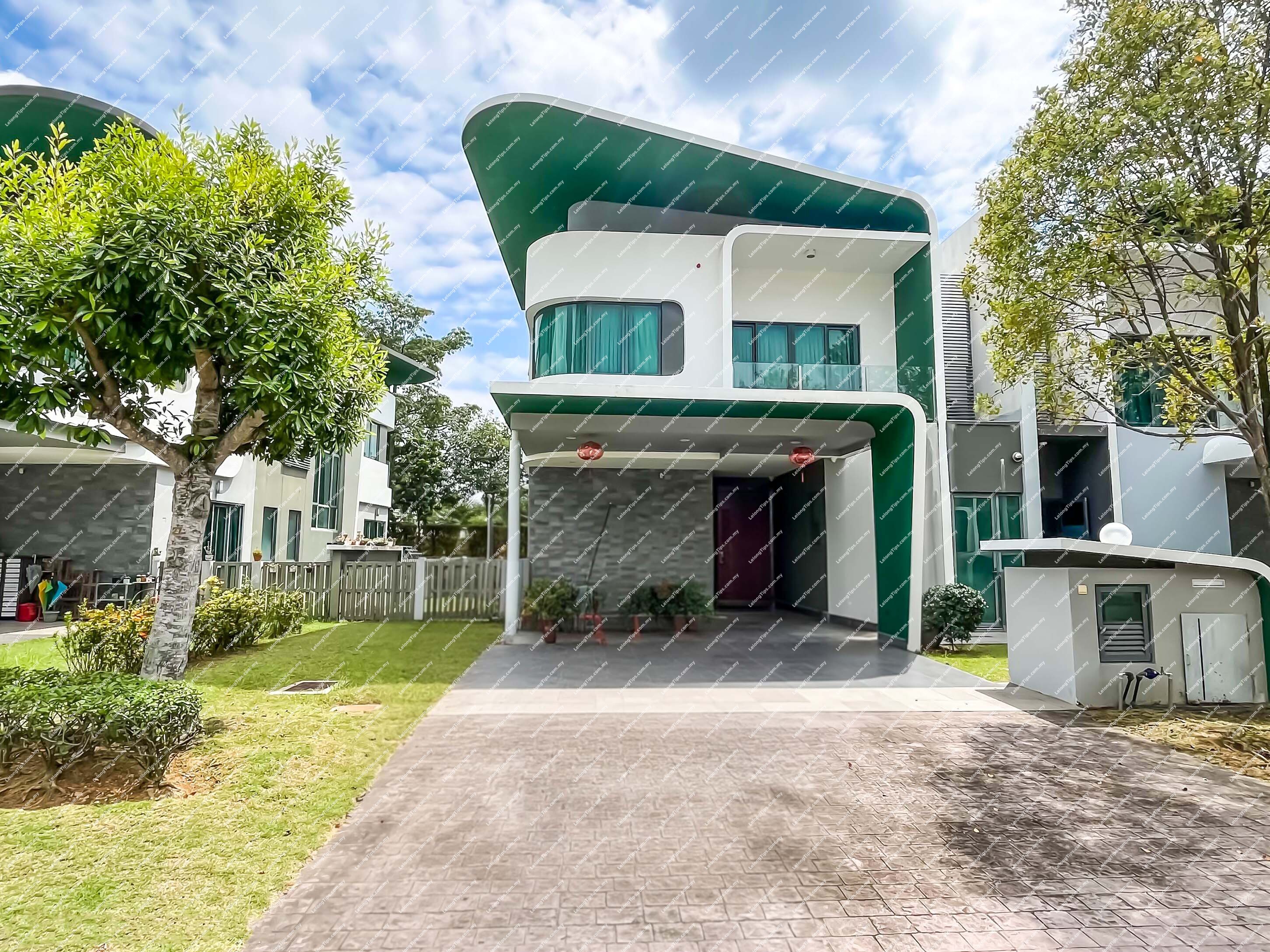 2 Storey Semi Detached House in Lepironia Garden [15 min to Putrajaya and KLIA]