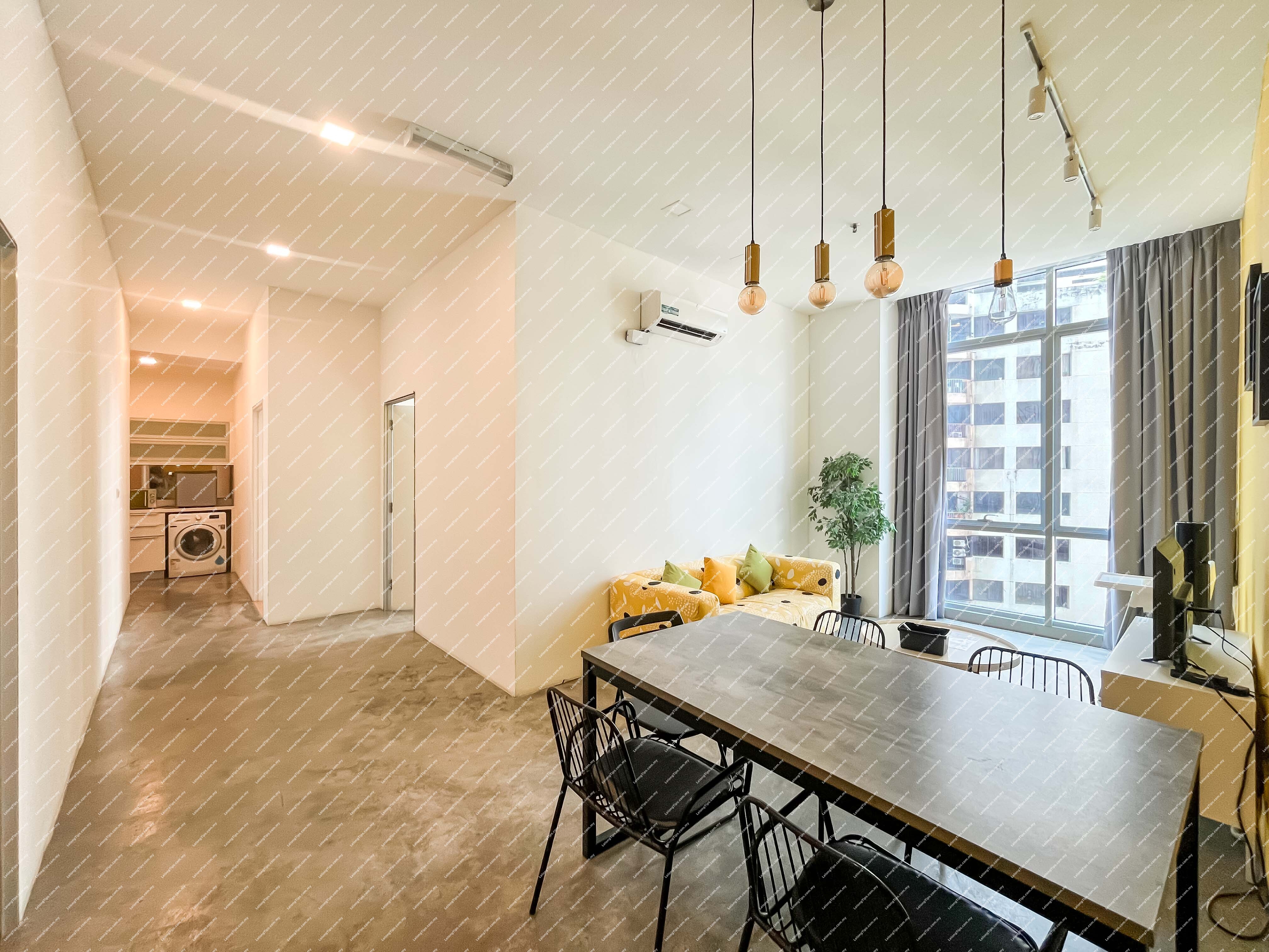 [Up to RM 8,000/Month Rental Yield; Tourists Hot Spot in Bukit Ceylon] Serviced Suite [Low Density High Security | Just 3 mins walk to Changkat]