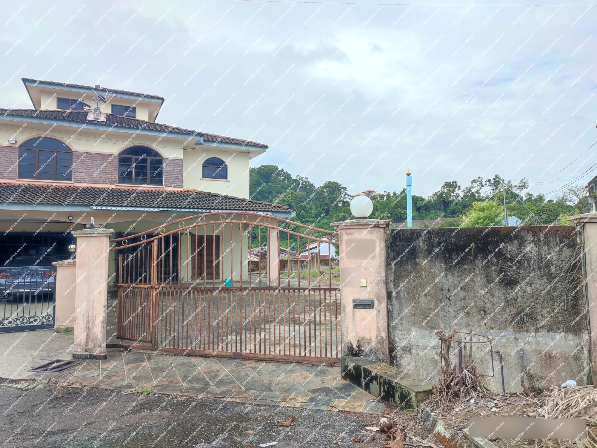 2 Storey Semi Detached House with 2 basement floor, Corner Lot [5 min to AEON Mall Taiping & Taiping Railway Station; 6 min to Lotus's Taiping & Taiping Sentral Mall]