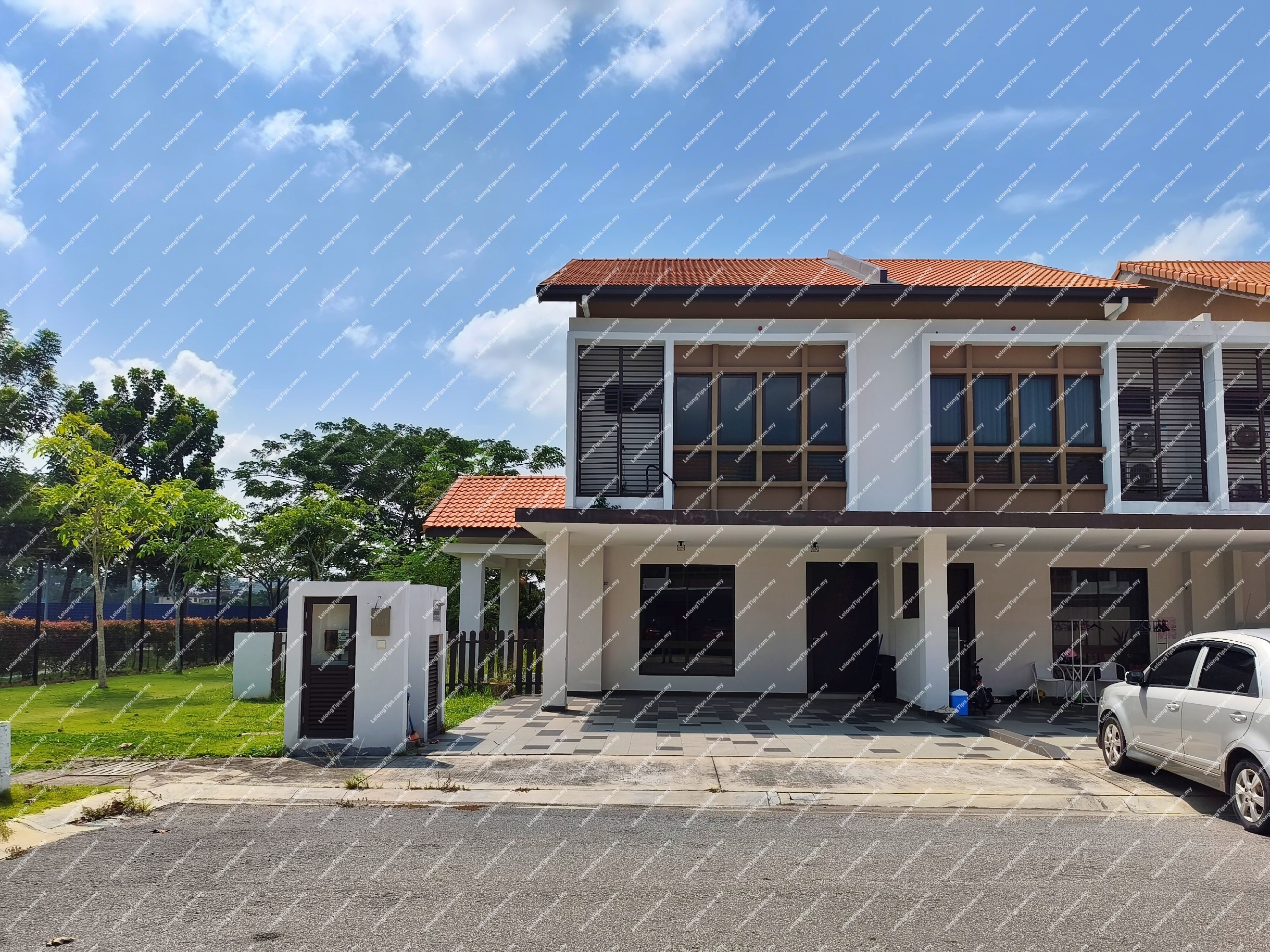 [Gated and guarded community] 2 Storey Terrace House [5 min to KIPMall Kota Warisan]